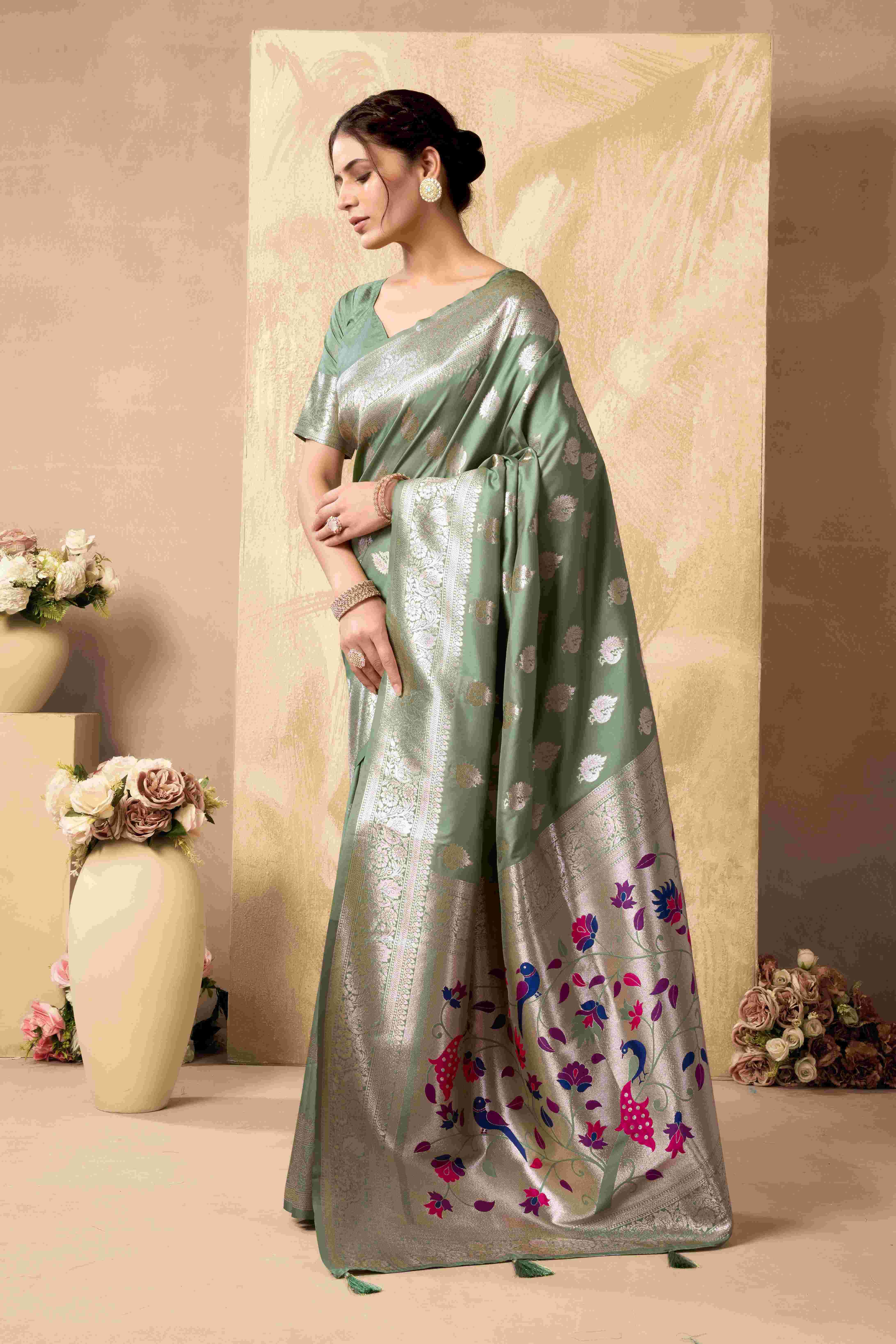 SHAGUN BY TEXOFAB IN PURE SILK WITH ZHALLAR 6.30 MTR WITH BLOUSE 