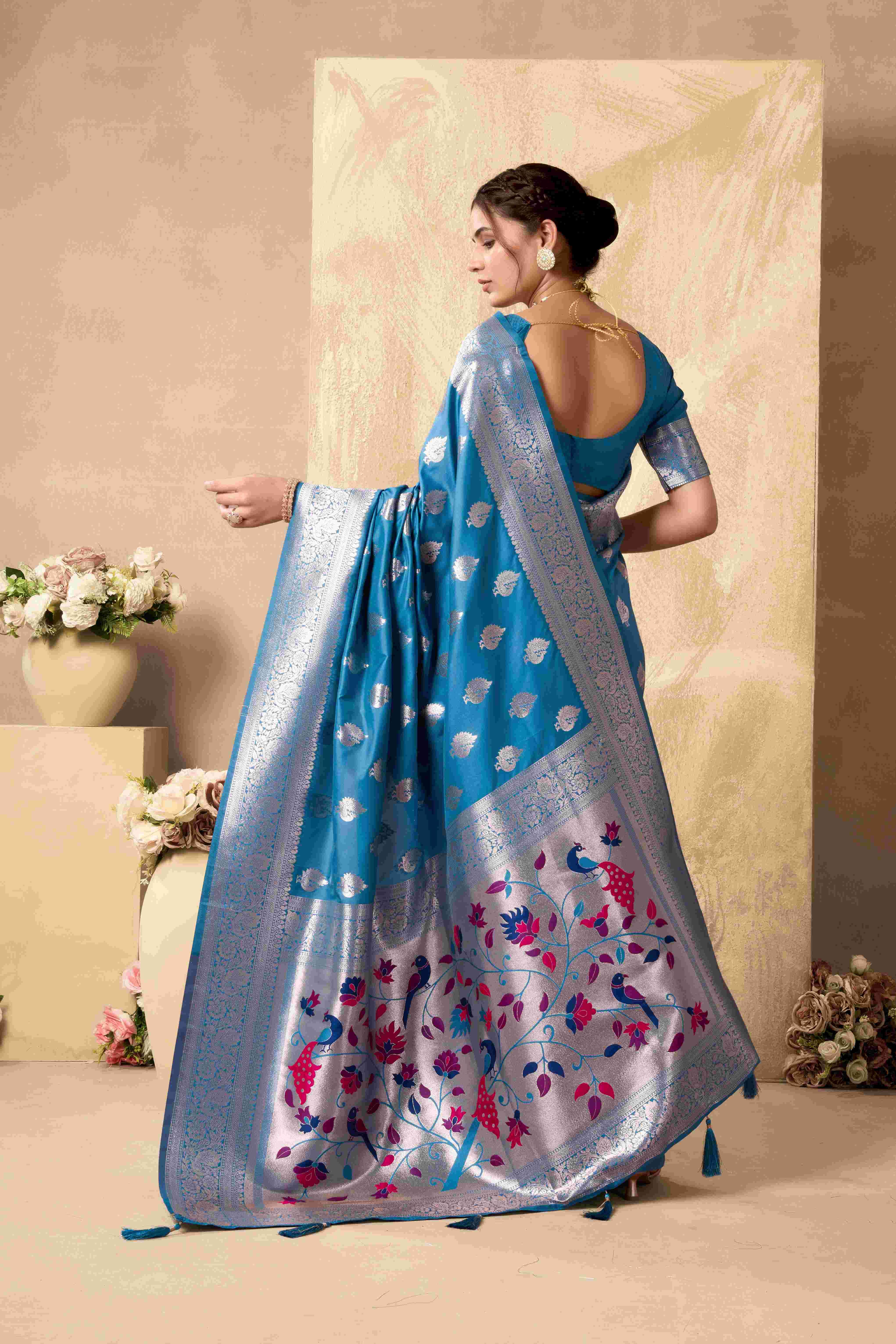 SHAGUN BY TEXOFAB IN PURE SILK WITH ZHALLAR 6.30 MTR WITH BLOUSE 