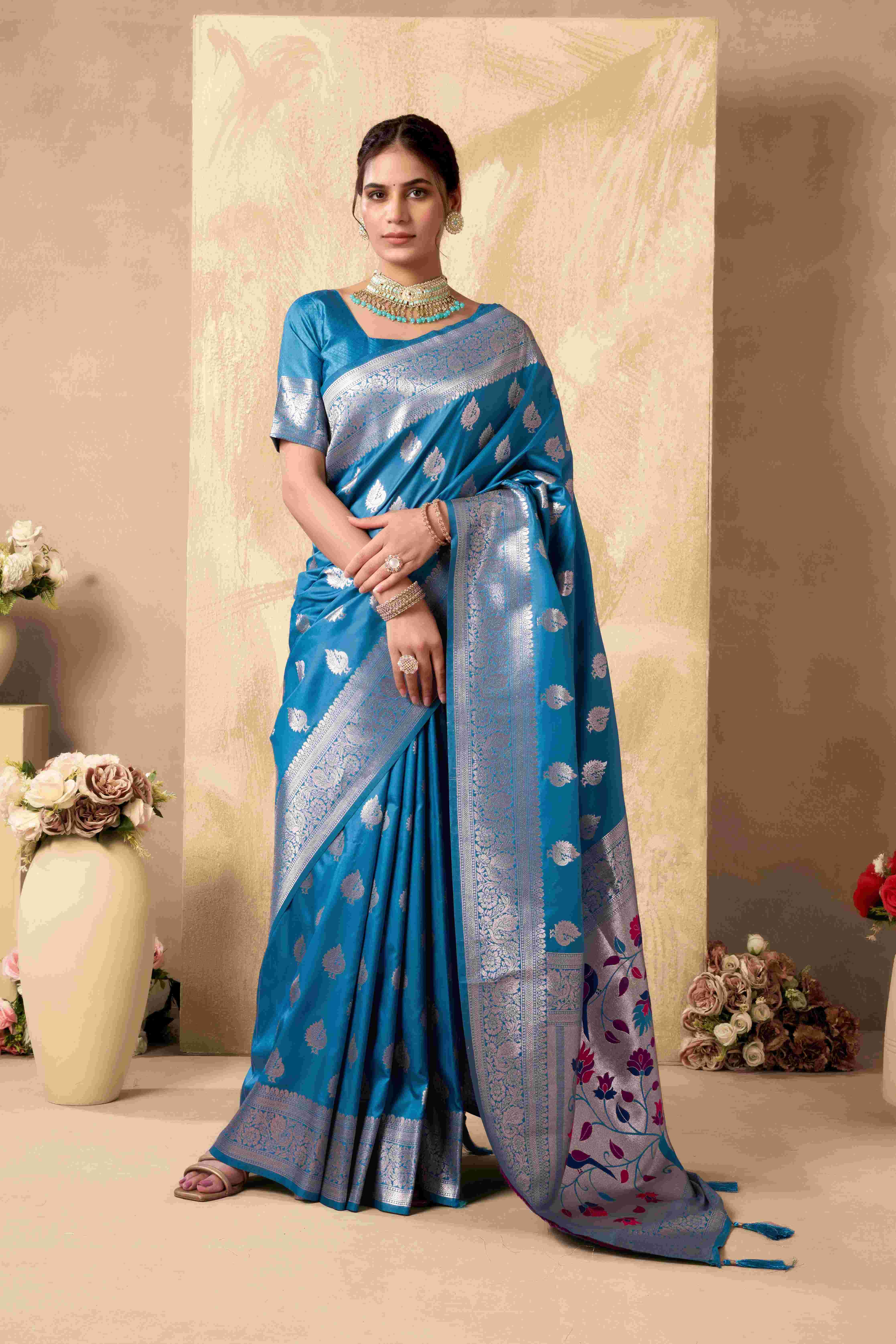 SHAGUN BY TEXOFAB IN PURE SILK WITH ZHALLAR 6.30 MTR WITH BLOUSE 