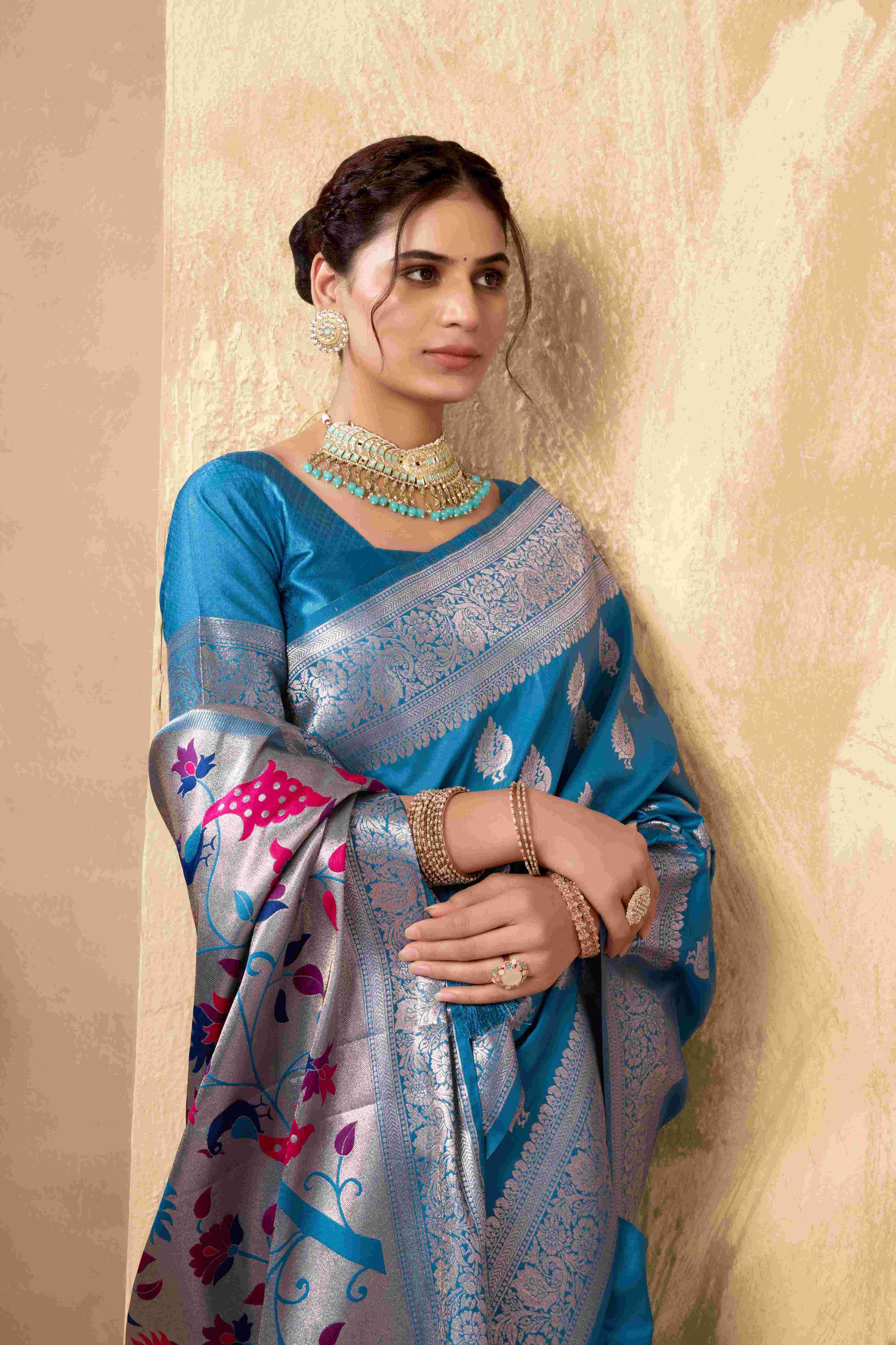 SHAGUN BY TEXOFAB IN PURE SILK WITH ZHALLAR 6.30 MTR WITH BLOUSE 