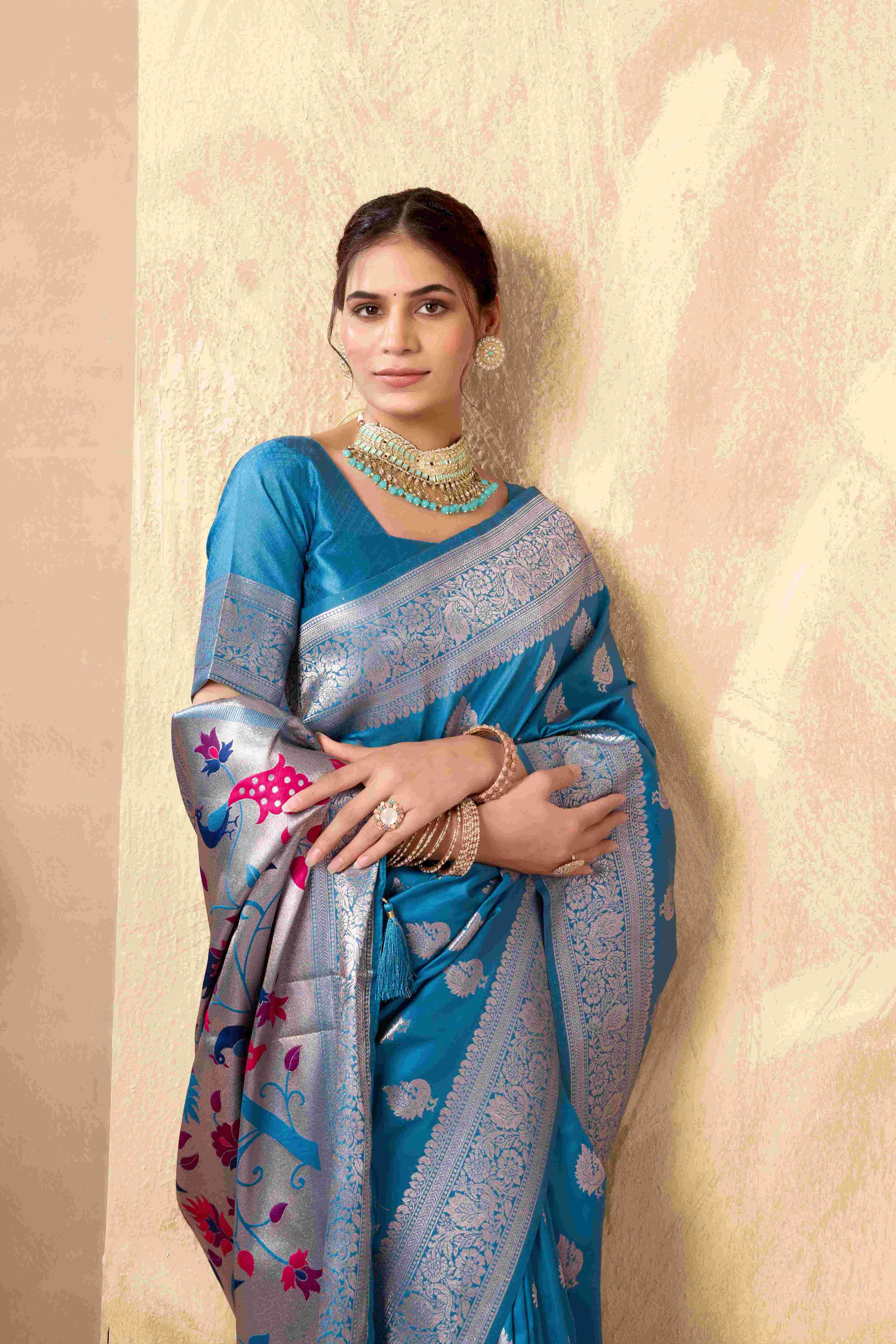 SHAGUN BY TEXOFAB IN PURE SILK WITH ZHALLAR 6.30 MTR WITH BLOUSE 