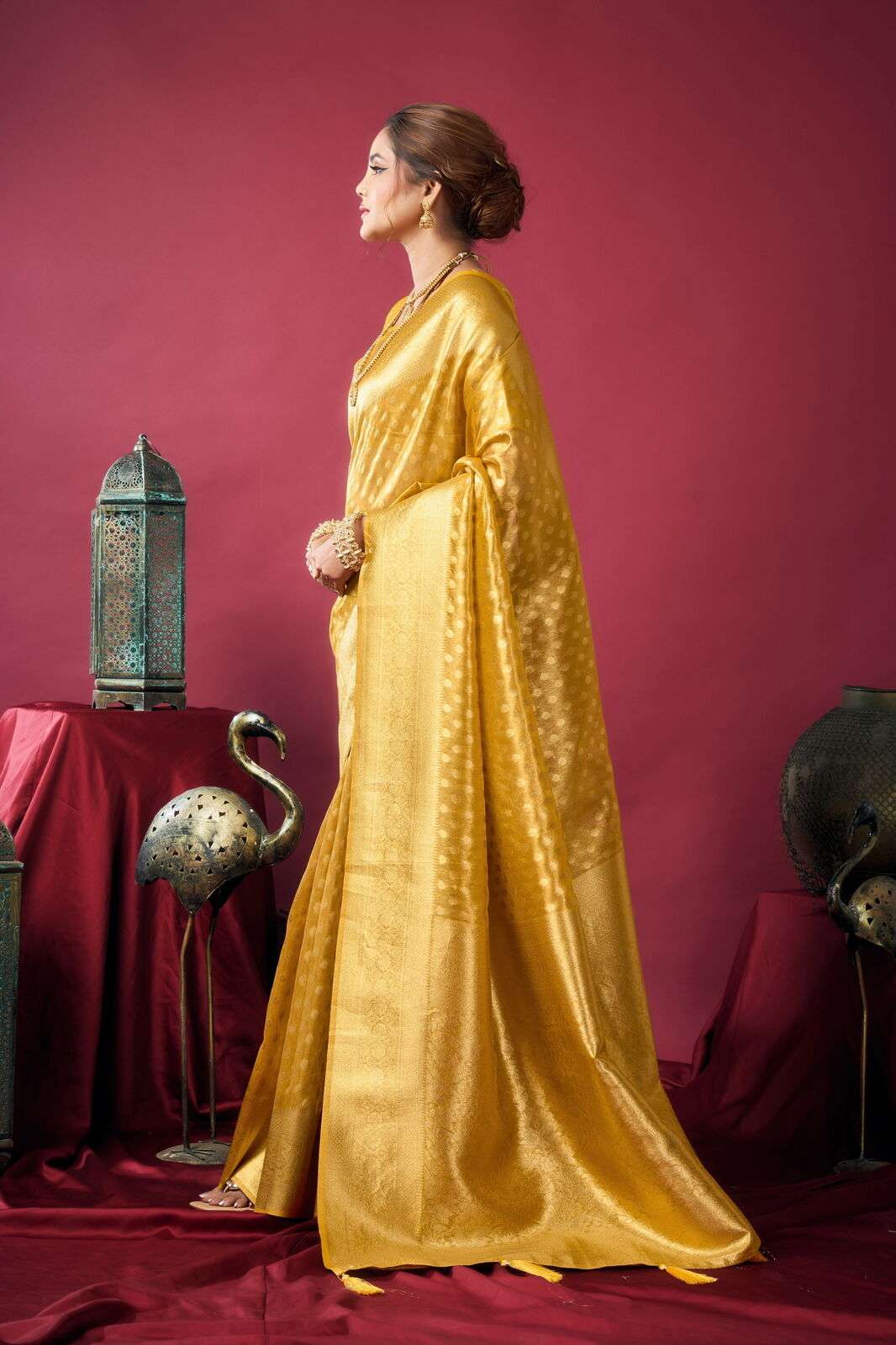 SHRINGAR BY TEXOFAB IN PURE TISSUE SILK WITH ZHALLAR 6.30 MTR WITH BLOUSE 