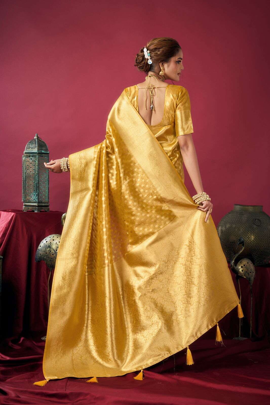 SHRINGAR BY TEXOFAB IN PURE TISSUE SILK WITH ZHALLAR 6.30 MTR WITH BLOUSE 