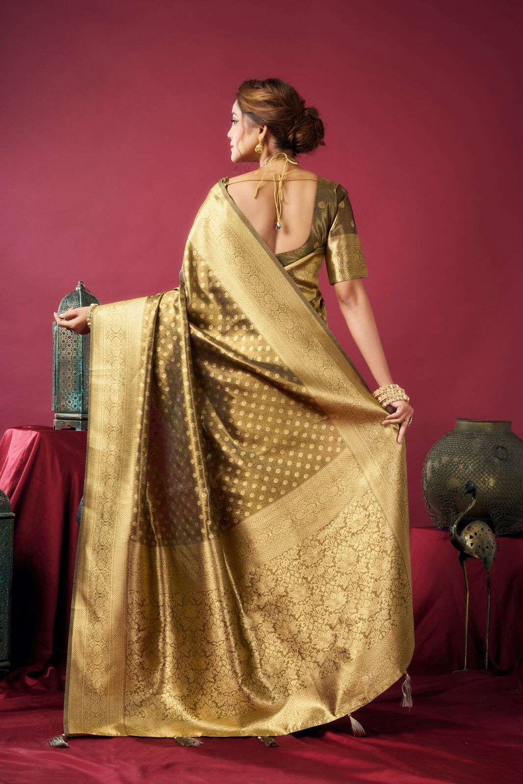 SHRINGAR BY TEXOFAB IN PURE TISSUE SILK WITH ZHALLAR 6.30 MTR WITH BLOUSE 