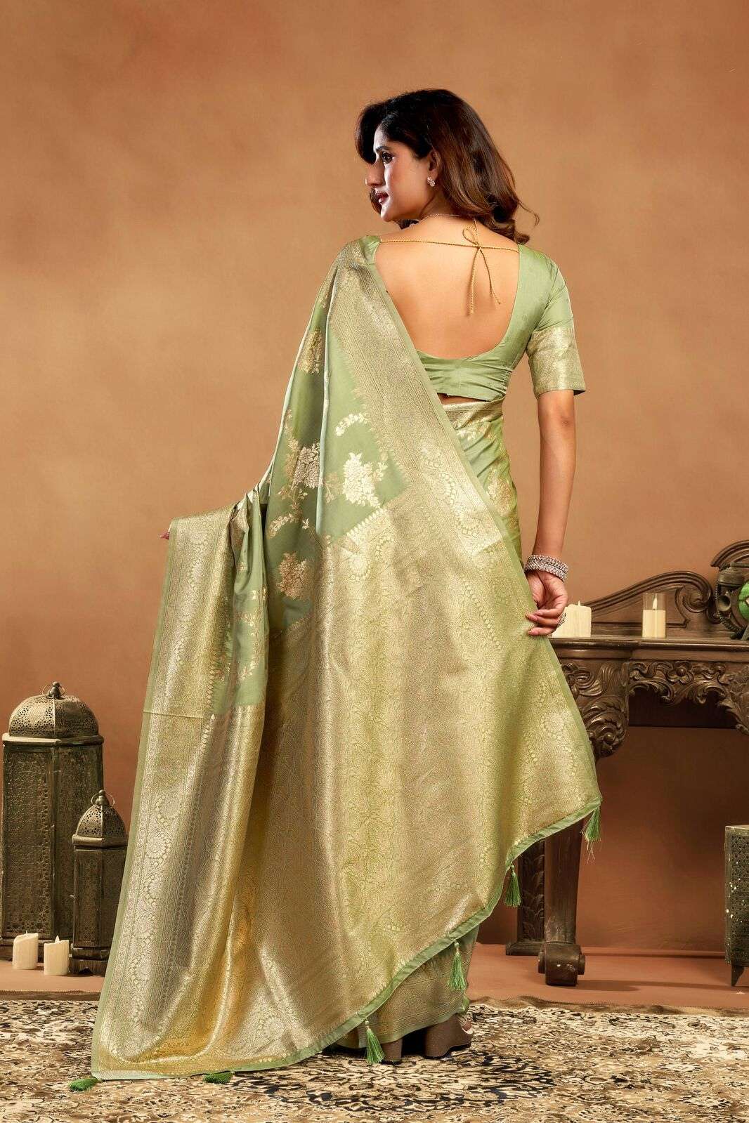 SRIVALLI BY TEXOFAB IN PURE SILK WITH ZHALLAR 6.30 MTR WITH BLOUSE 