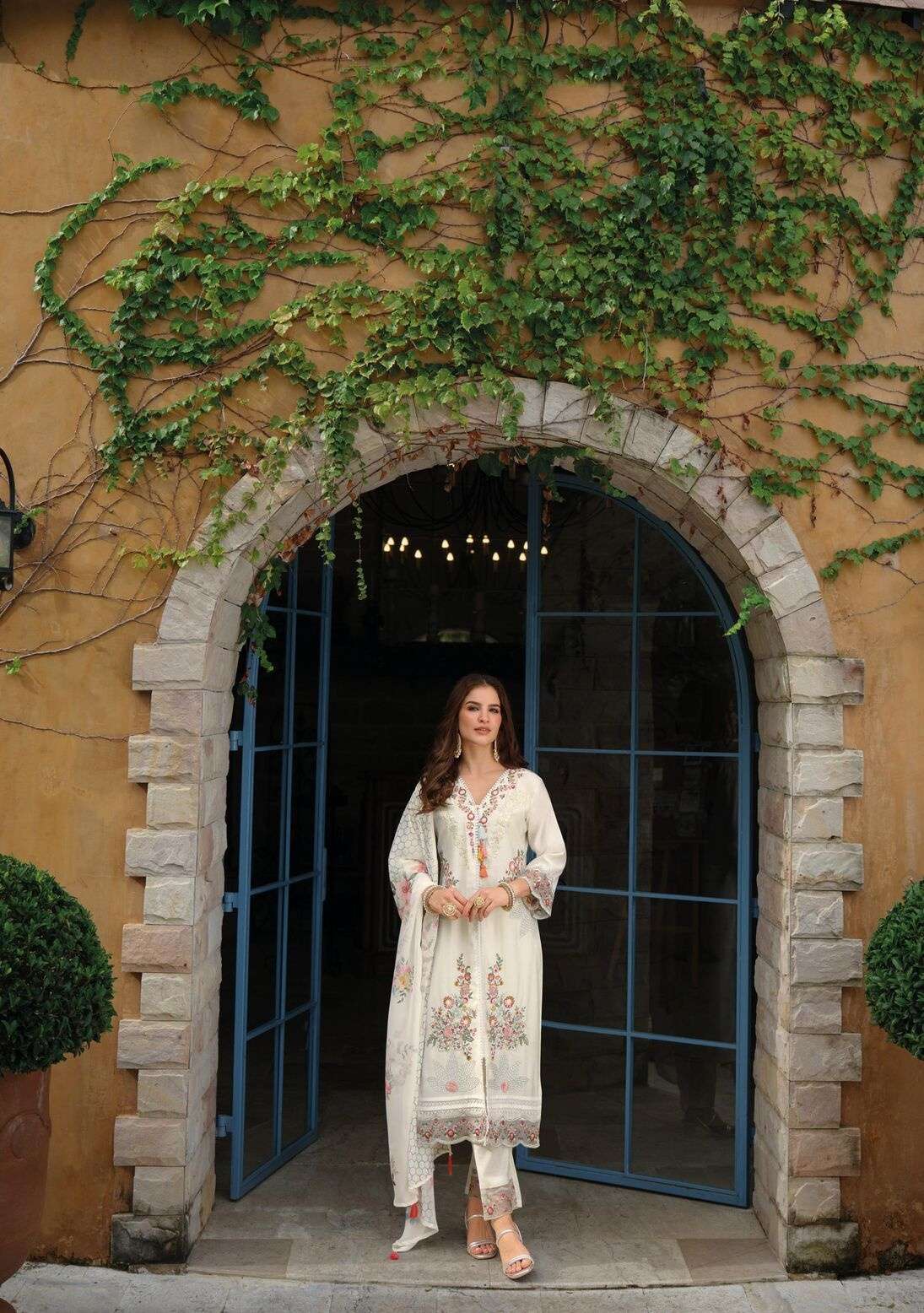 ZOYA BY LADY LEELA IN VISCOSE SILK KURTI WITH DAMAN & SLEEVE EMBROIDERY WORK 