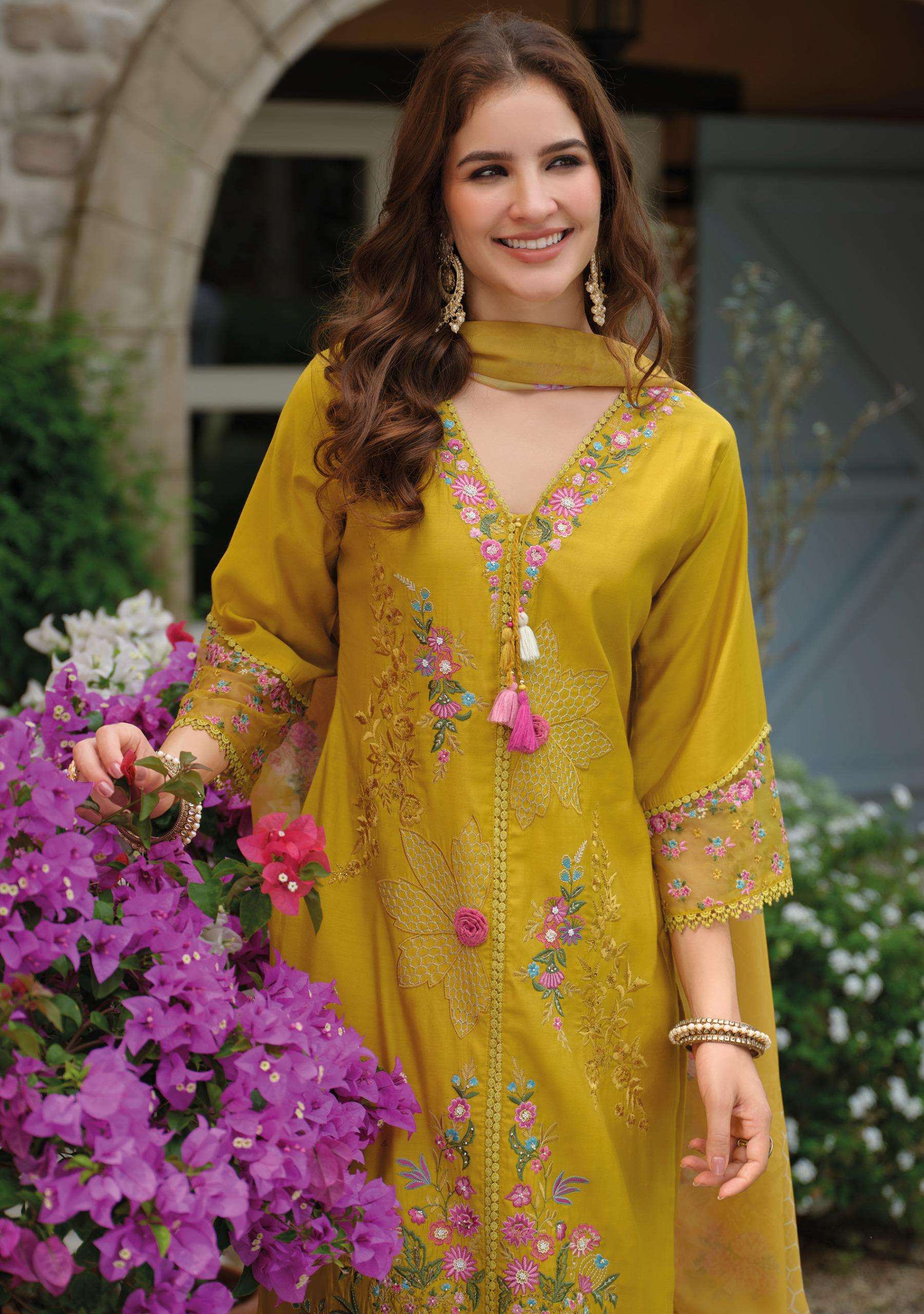 ZOYA BY LADY LEELA IN VISCOSE SILK KURTI WITH DAMAN & SLEEVE EMBROIDERY WORK 