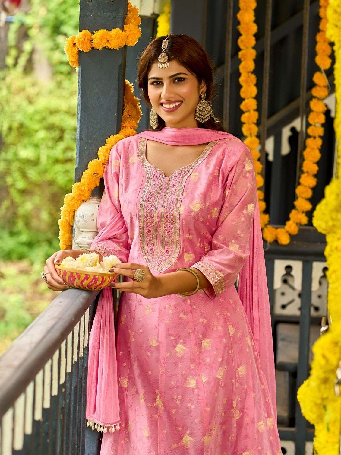 JIGISHA BY AANCHI IN MODAL SILK BUTTI WITH FANCY NAZNEEN DUPATTA AND WORK 