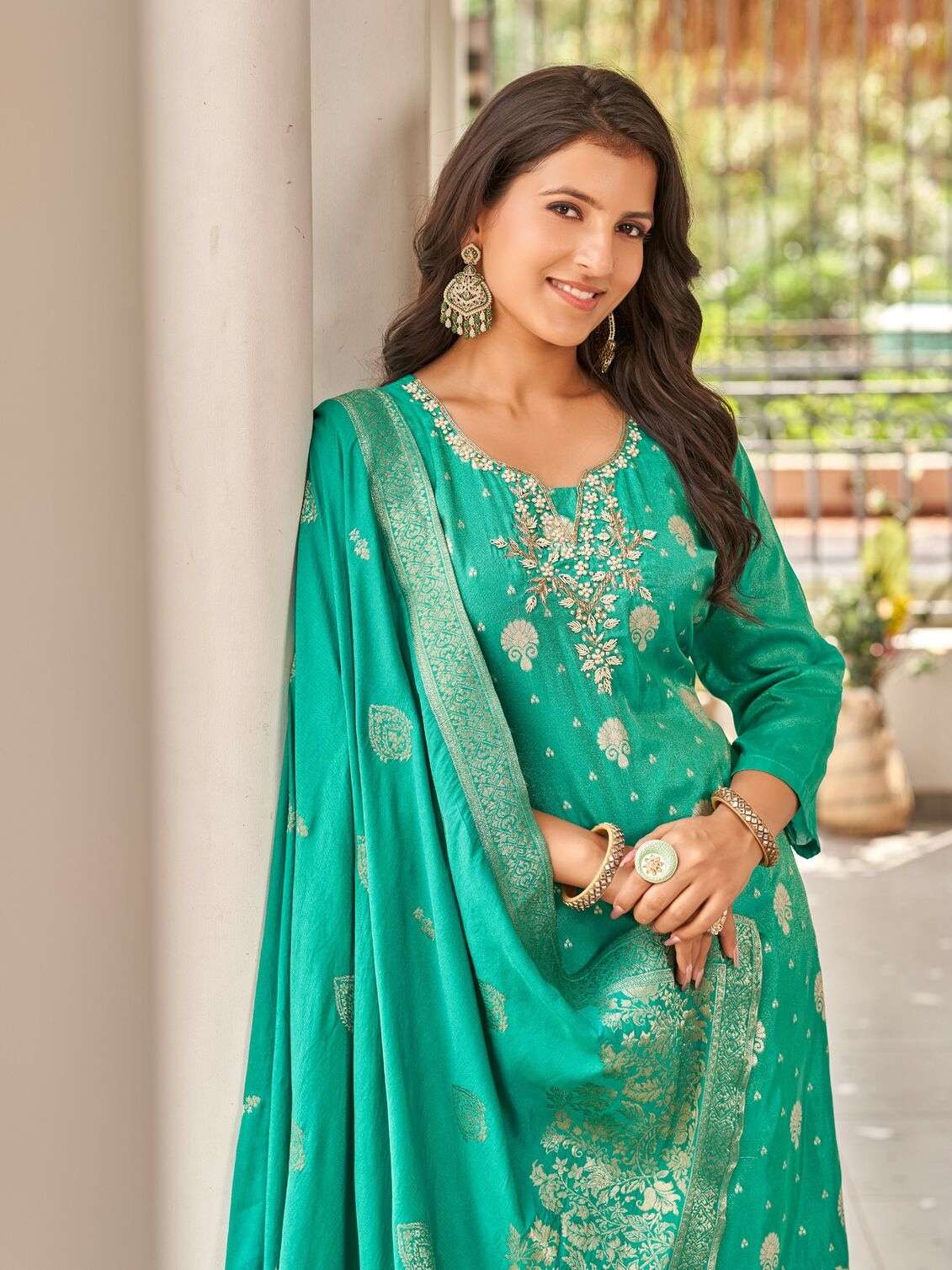 ZARA BY AANCHI IN PURE SHIMMER JACQUARD DAMAN BUTTI WITH HANDWORK ON NECK