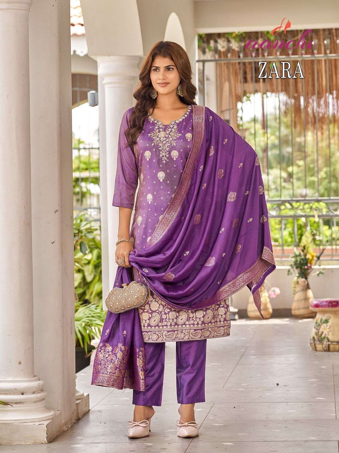 ZARA BY AANCHI IN PURE SHIMMER JACQUARD DAMAN BUTTI WITH HANDWORK ON NECK