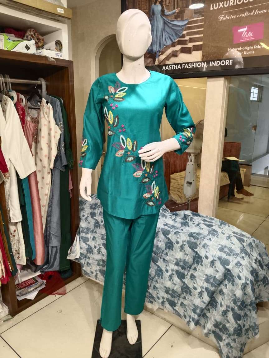 D.NO :- SS-116 BY 18 ATTITUDE IN VATICAN GOLD CO-ORD SET WITH HAND WORK 