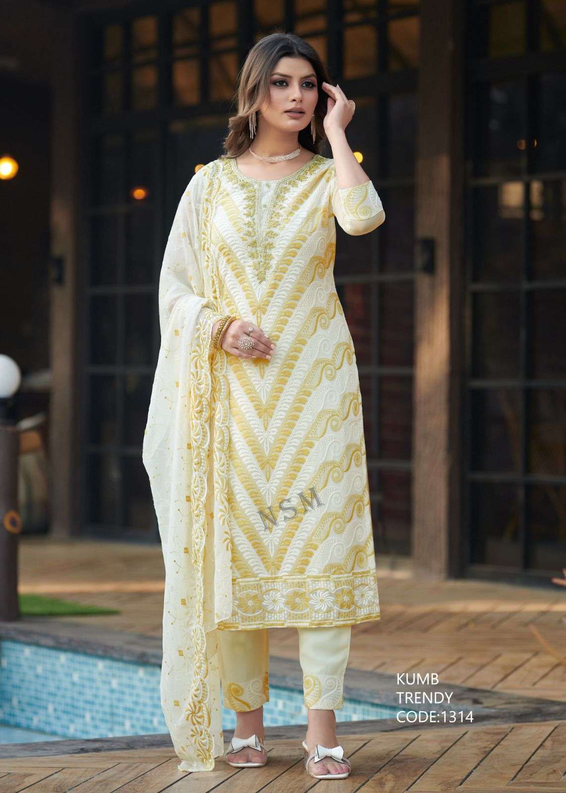 KUMB TRENDY BY TEXOFAB IN HEAVY GEORGETTE VISCOSE TWO COLOER OF SHIFFLI WORK 