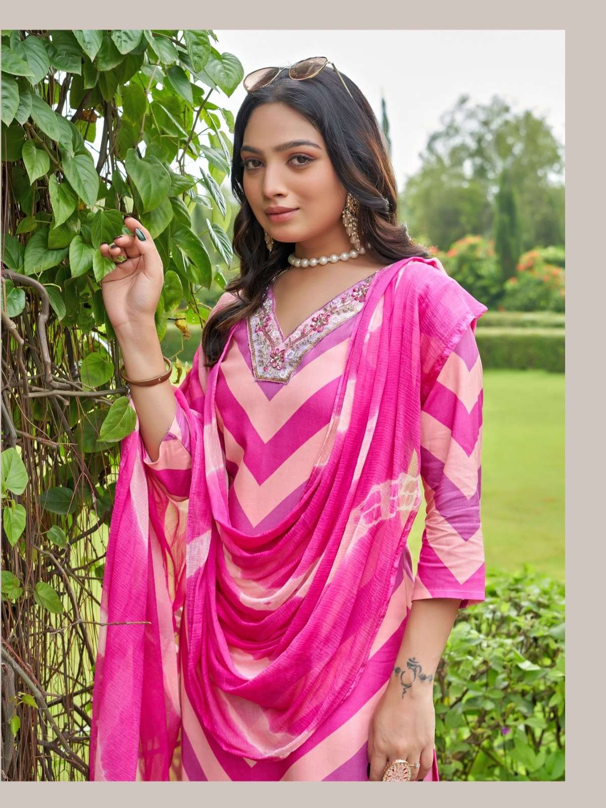 ANAMIKA BY PAAVI IN HEAVY RAYON DIGITAL PRINT WITH V-NECK & HANDWORK 