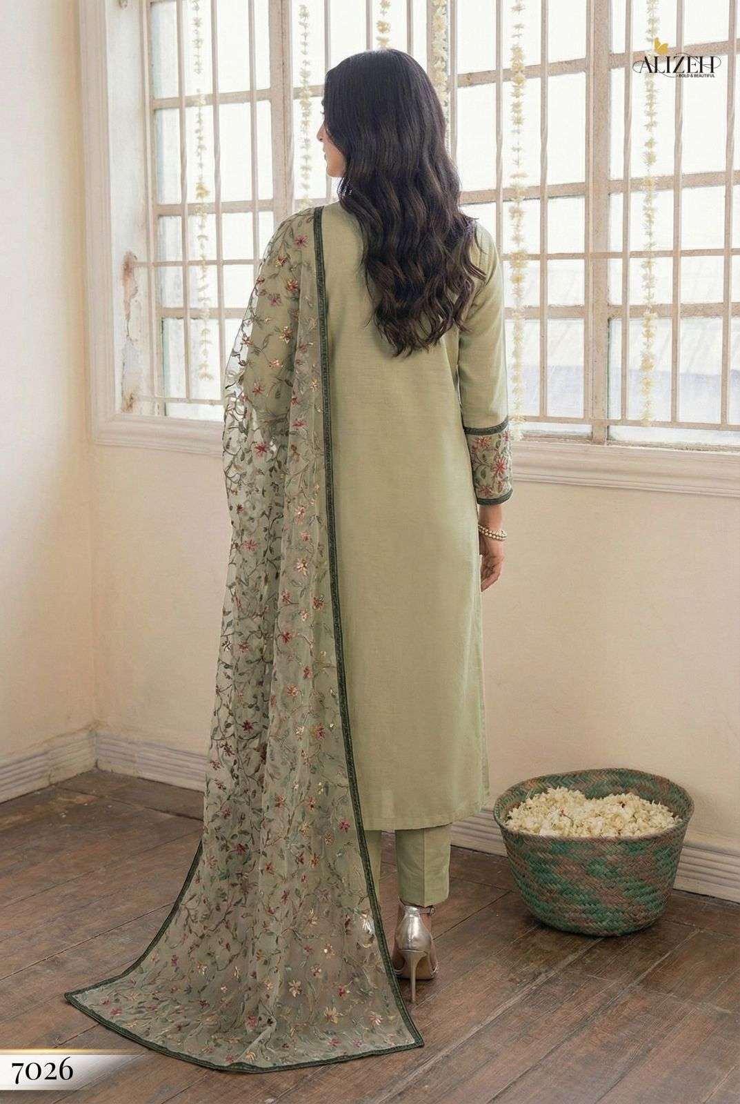 ALIZEH LAUNCHING GEORGETTE FABRIC COLLECTION GULAABO-2