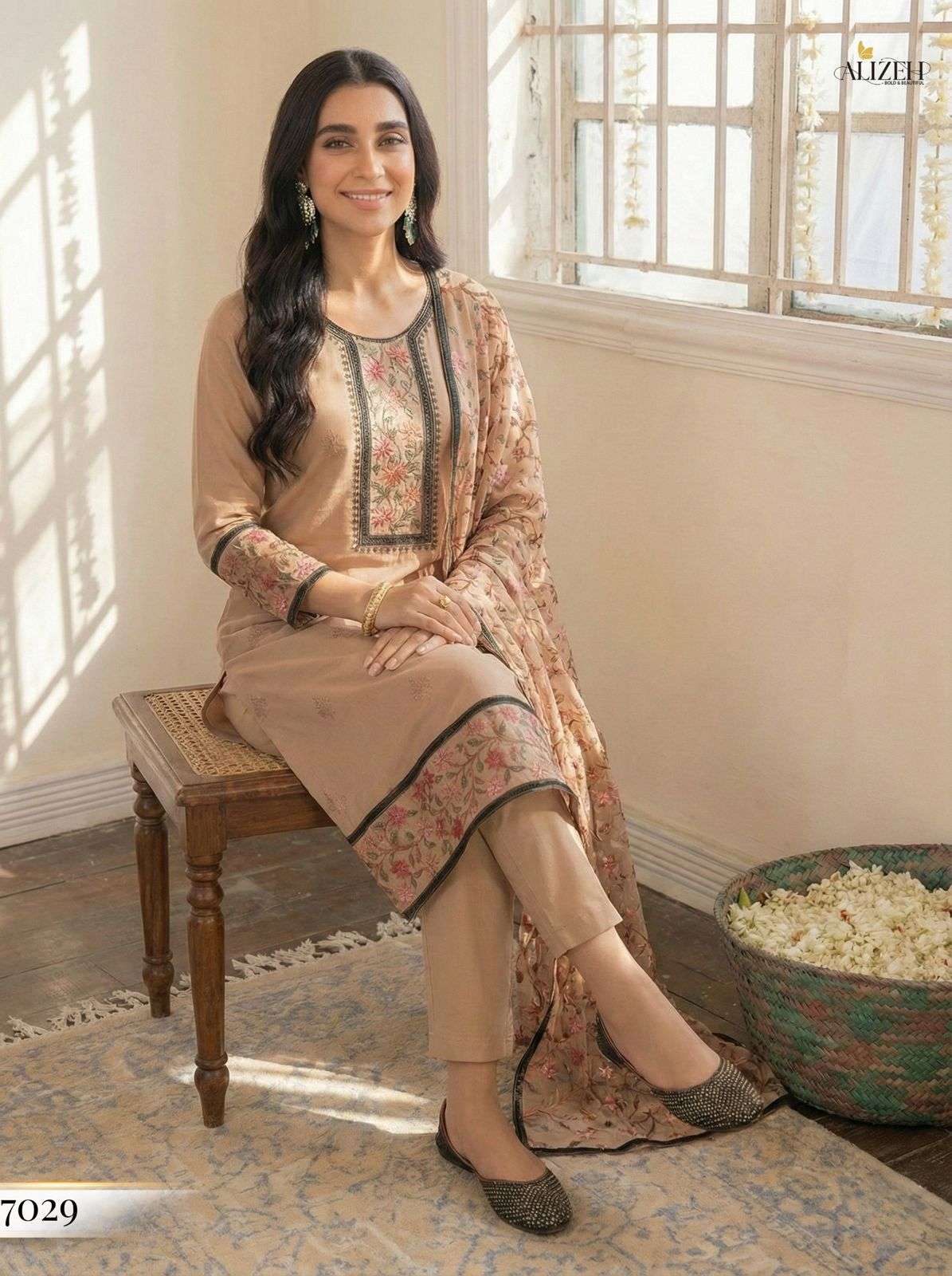 ALIZEH LAUNCHING GEORGETTE FABRIC COLLECTION GULAABO-2