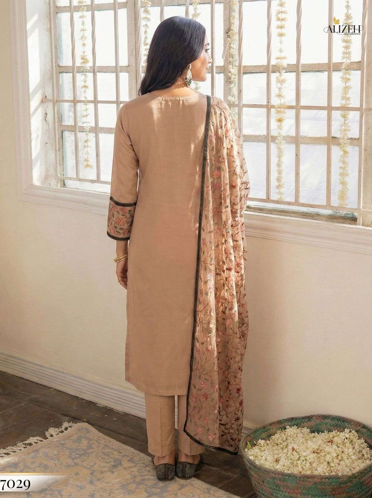 ALIZEH LAUNCHING GEORGETTE FABRIC COLLECTION GULAABO-2