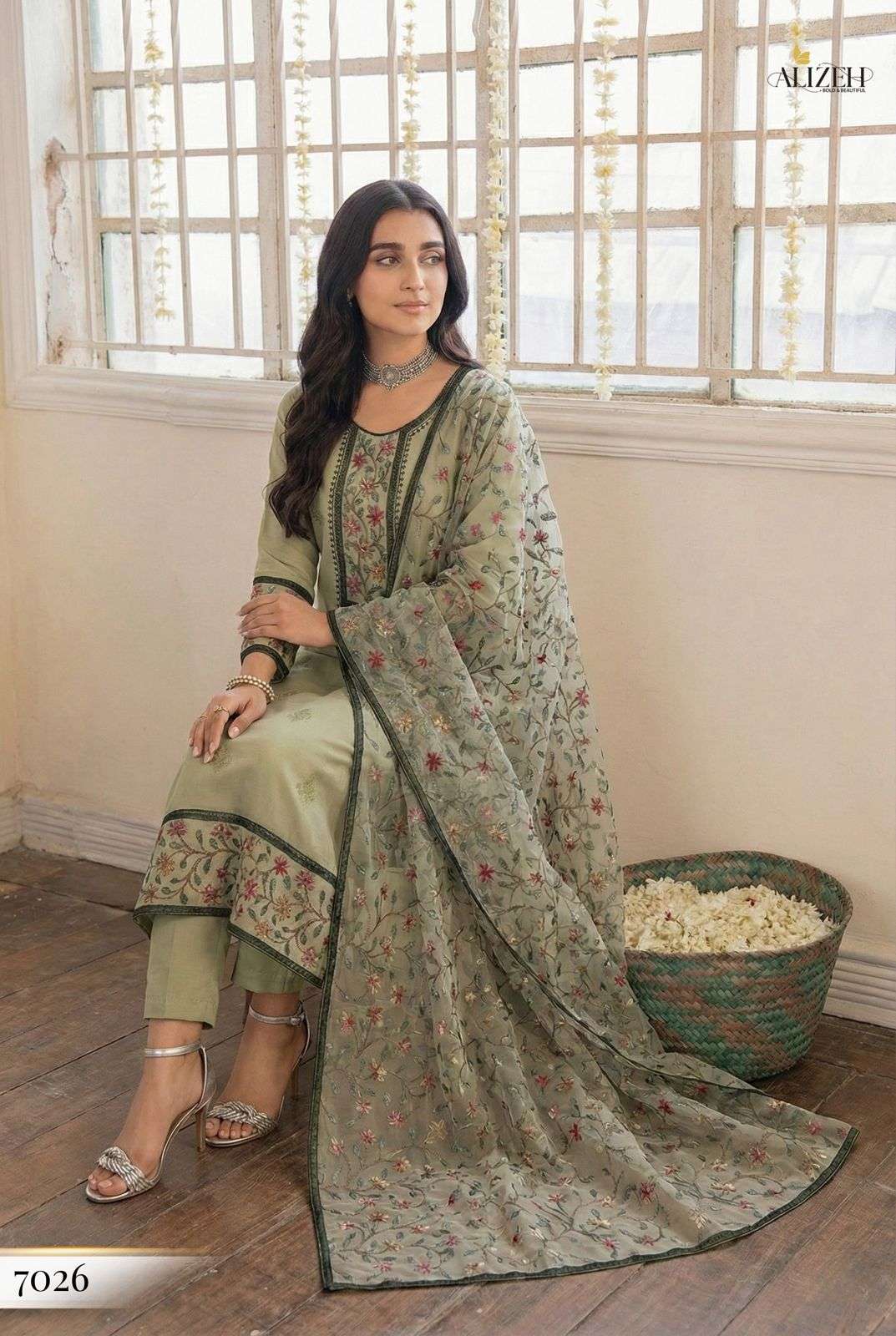 ALIZEH LAUNCHING GEORGETTE FABRIC COLLECTION GULAABO-2