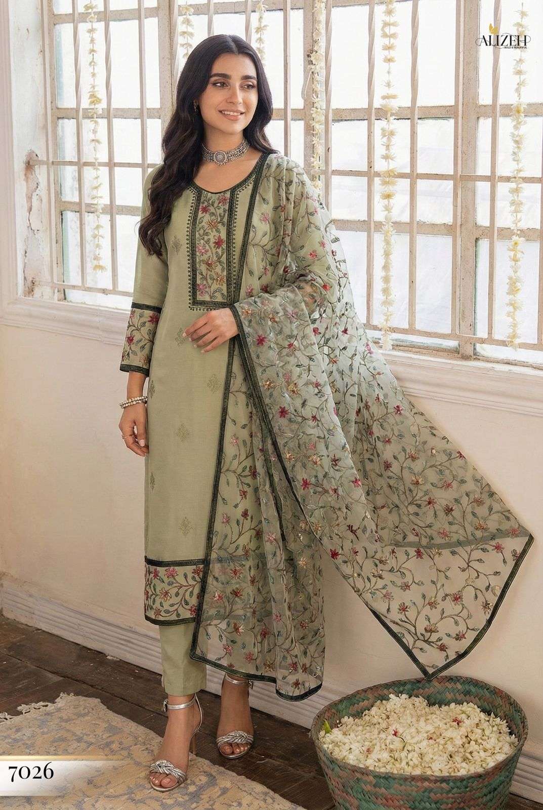 ALIZEH LAUNCHING GEORGETTE FABRIC COLLECTION GULAABO-2