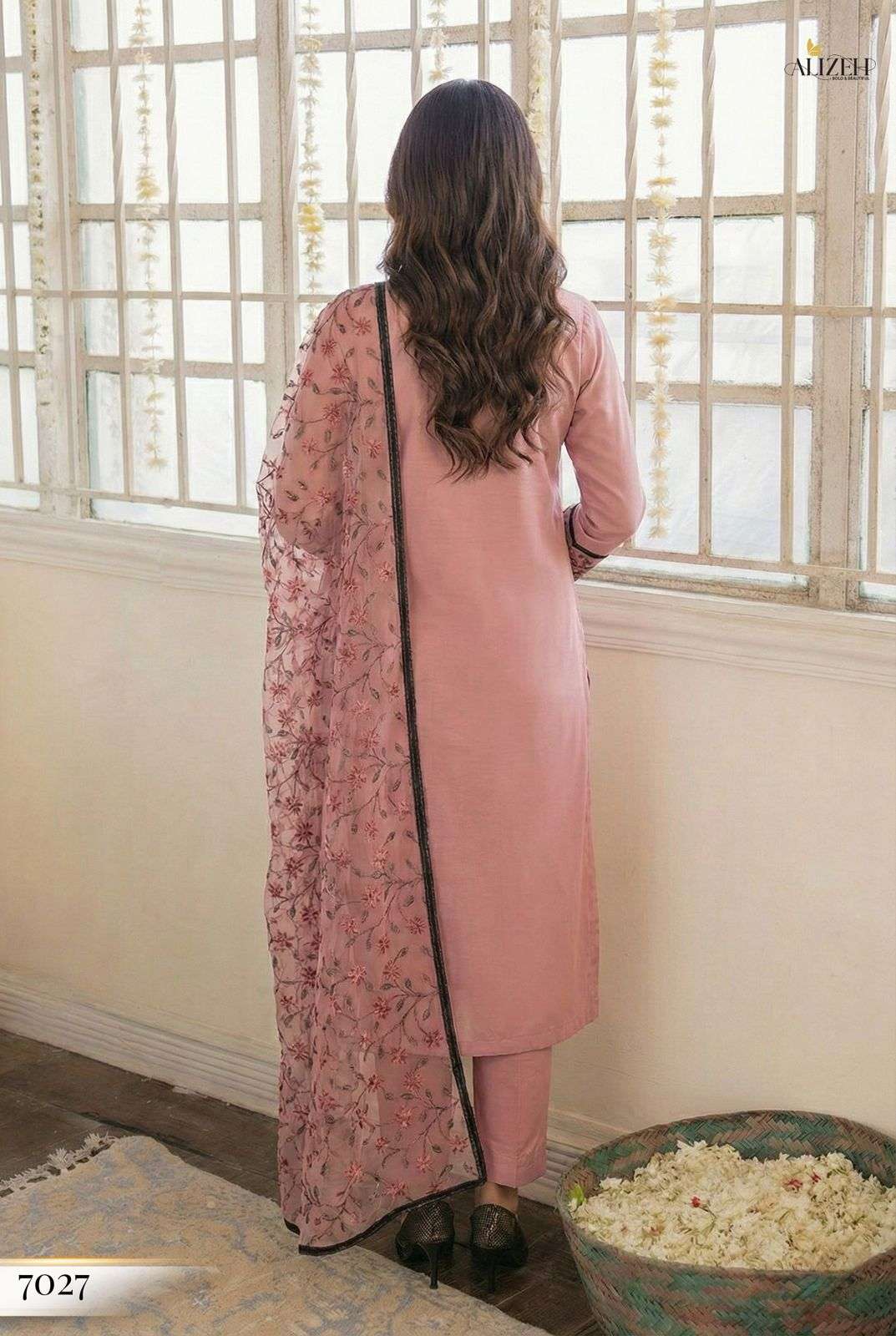 ALIZEH LAUNCHING GEORGETTE FABRIC COLLECTION GULAABO-2