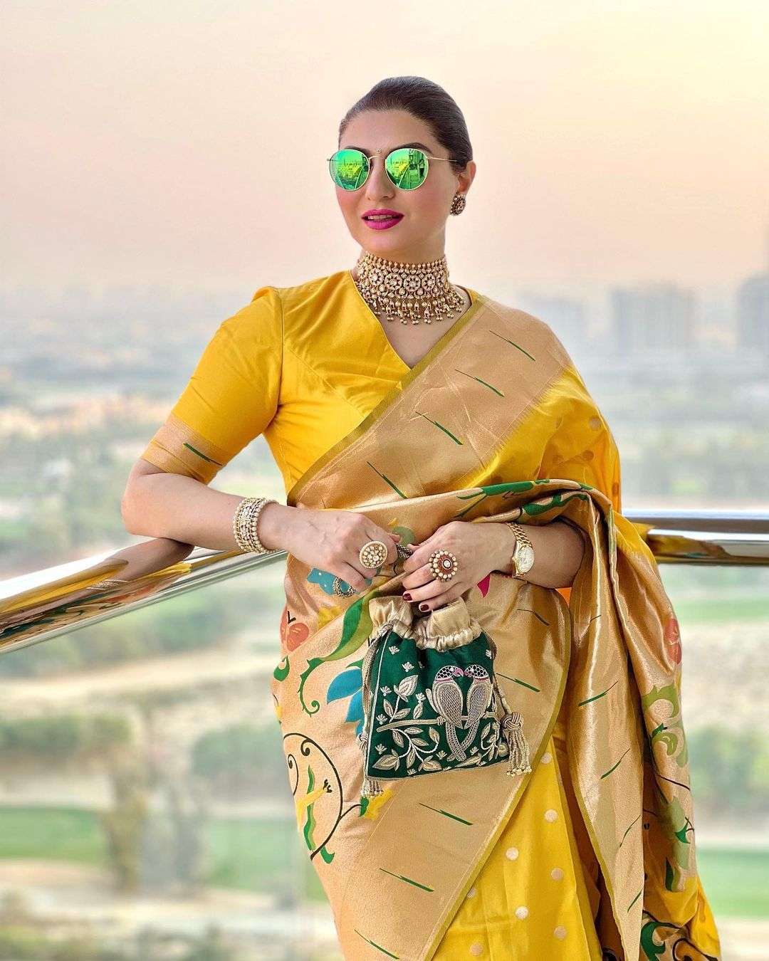 AMAZING BEST QUALITY BANARASI SOFT SILK SAREE 