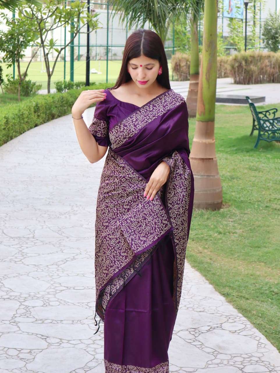 BANGLORI HANDLOOM RAW SILK SAREE WITH RICH WEVING PALLU AND RUNNING BLOUSE PIECE