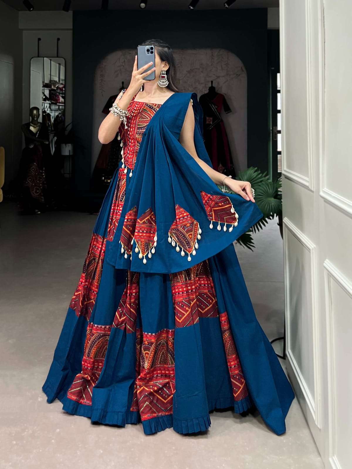 BEST QUALITY PURE COTTON PLAIN AND PRINTED WITH FOIL WORK C