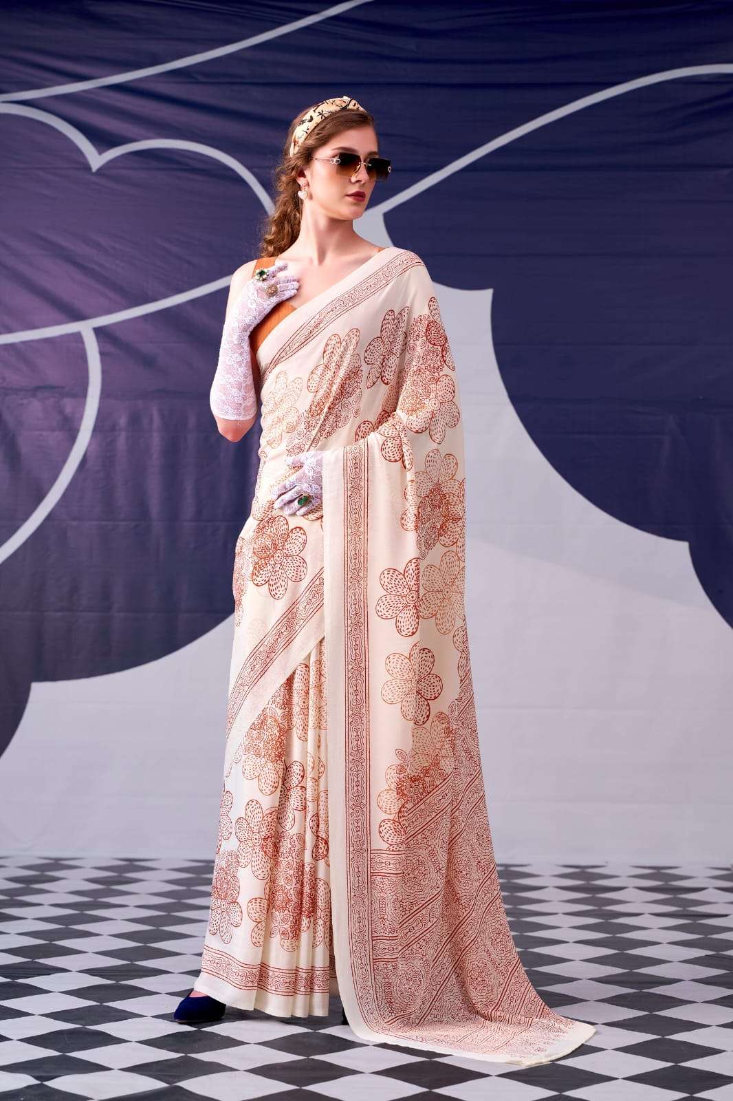CLASSIC BEAUTY REDEFINED WITH SILKY SMOOTH TEXTURE AND ARTISTIC FLORAL DETAILLING SAREE KASHVIYA