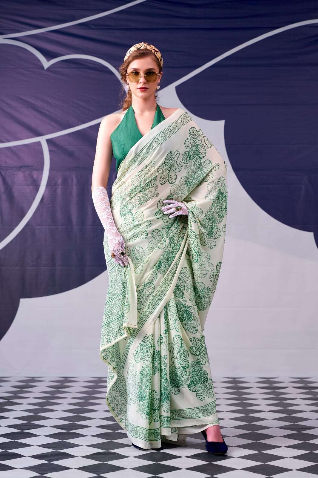CLASSIC BEAUTY REDEFINED WITH SILKY SMOOTH TEXTURE AND ARTISTIC FLORAL DETAILLING SAREE KASHVIYA