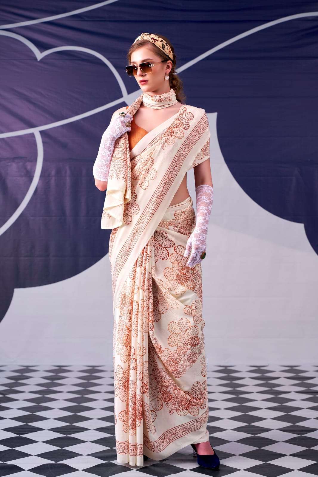 CLASSIC BEAUTY REDEFINED WITH SILKY SMOOTH TEXTURE AND ARTISTIC FLORAL DETAILLING SAREE KASHVIYA
