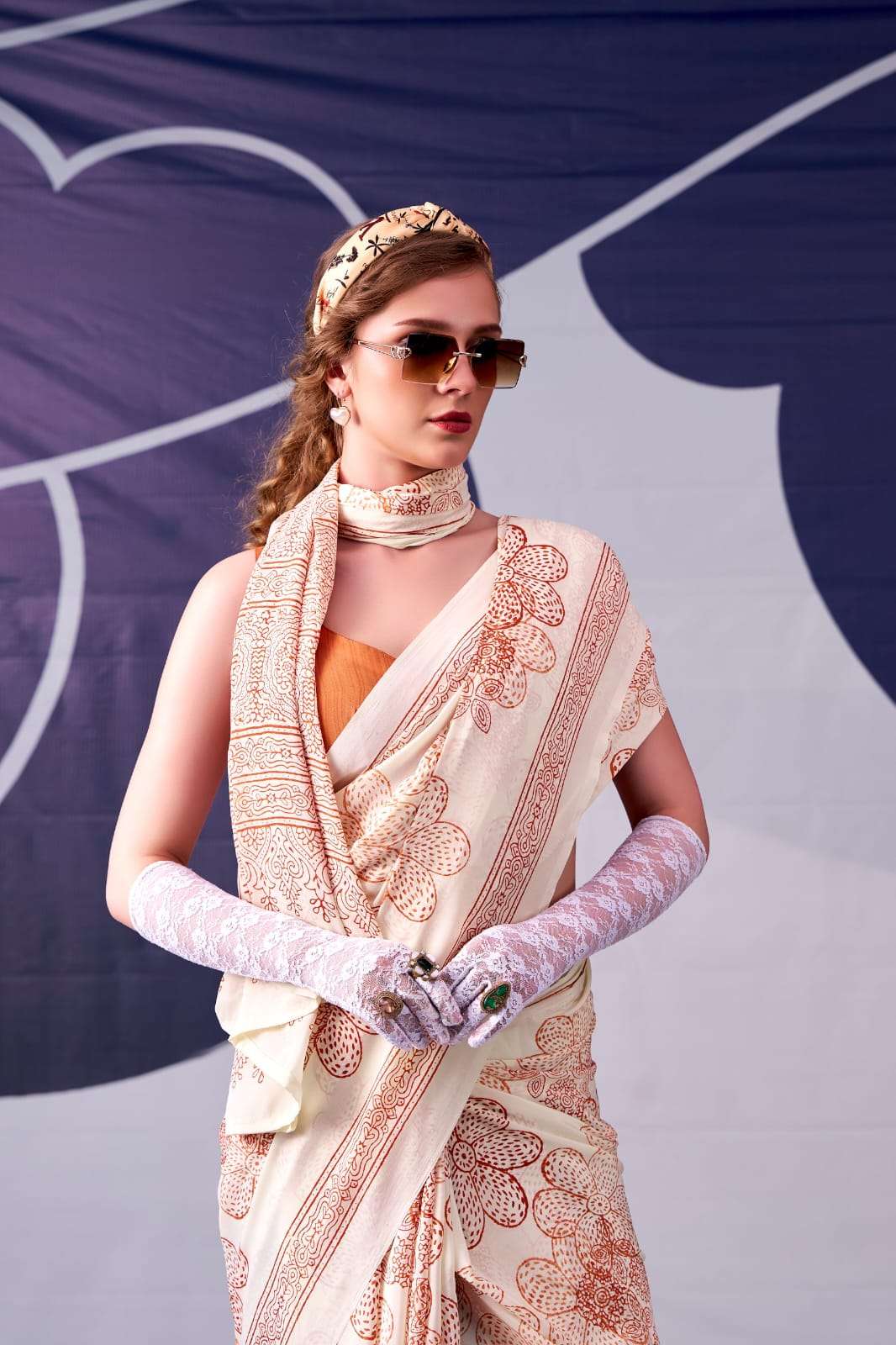 CLASSIC BEAUTY REDEFINED WITH SILKY SMOOTH TEXTURE AND ARTISTIC FLORAL DETAILLING SAREE KASHVIYA