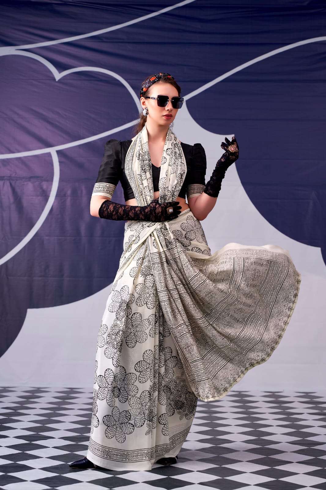 CLASSIC BEAUTY REDEFINED WITH SILKY SMOOTH TEXTURE AND ARTISTIC FLORAL DETAILLING SAREE KASHVIYA