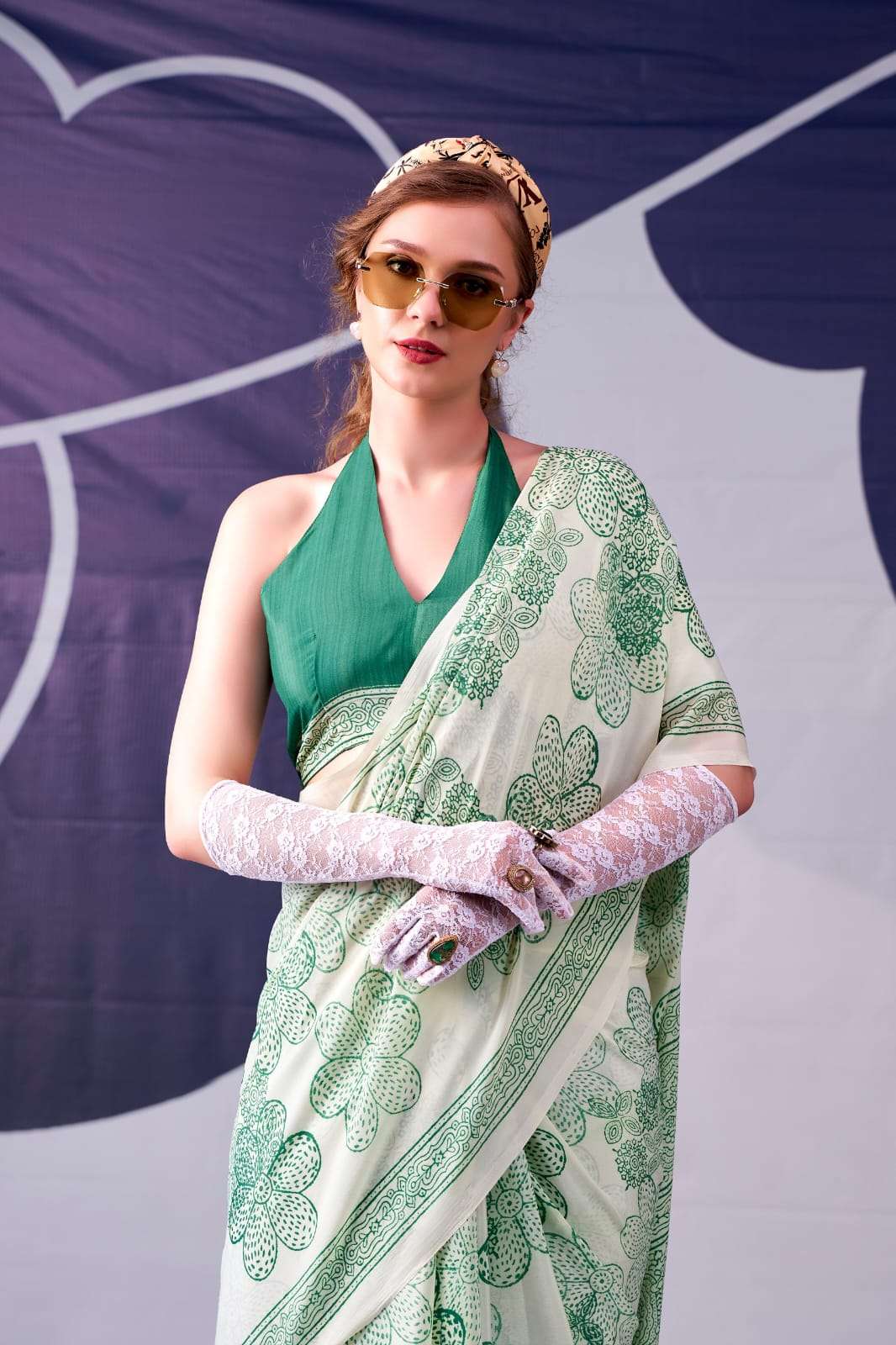 CLASSIC BEAUTY REDEFINED WITH SILKY SMOOTH TEXTURE AND ARTISTIC FLORAL DETAILLING SAREE KASHVIYA