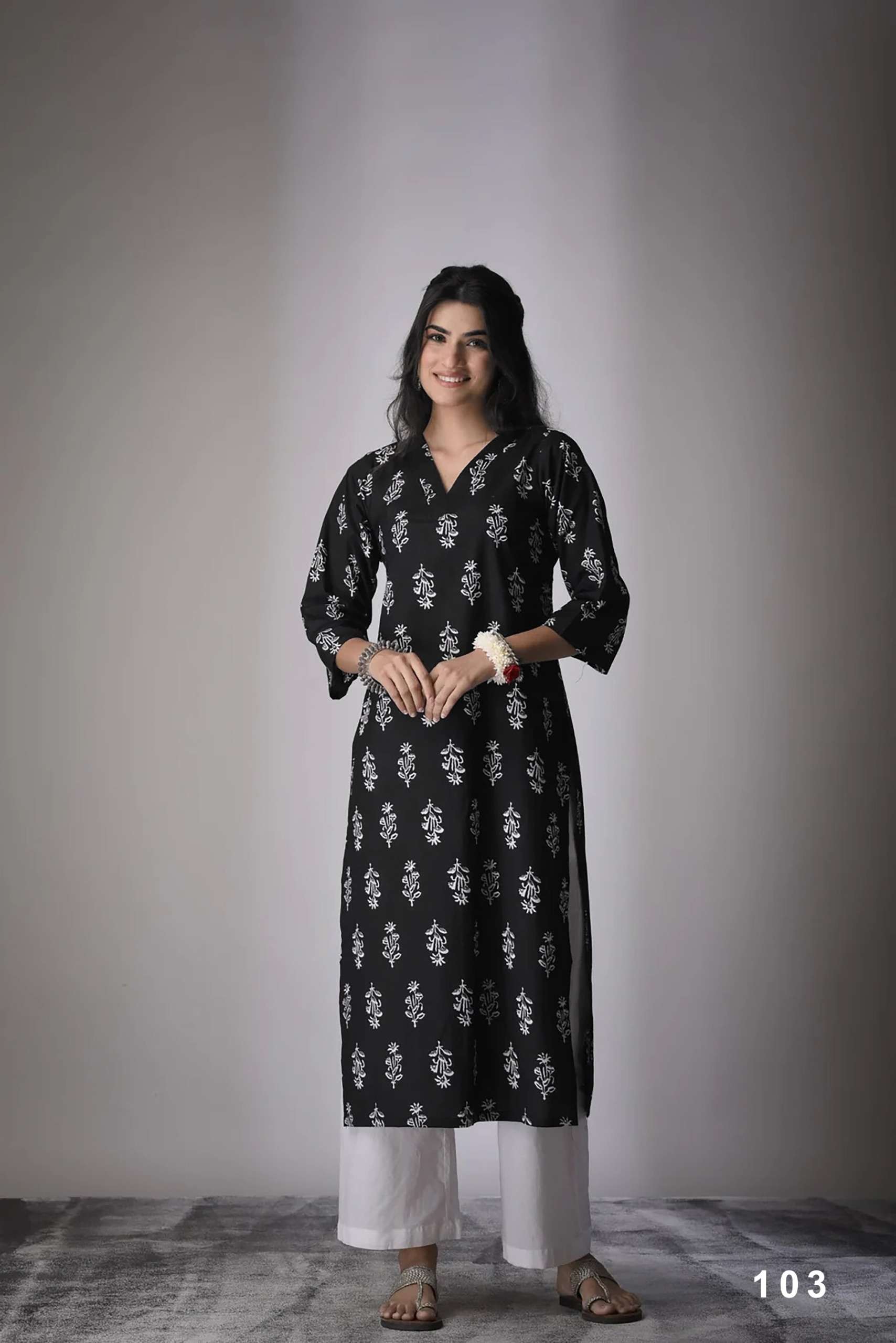 LAUNCHING CAMBRIC COTTON WITH HEAVY DIGITAL PRINT KURTI COLLECTION