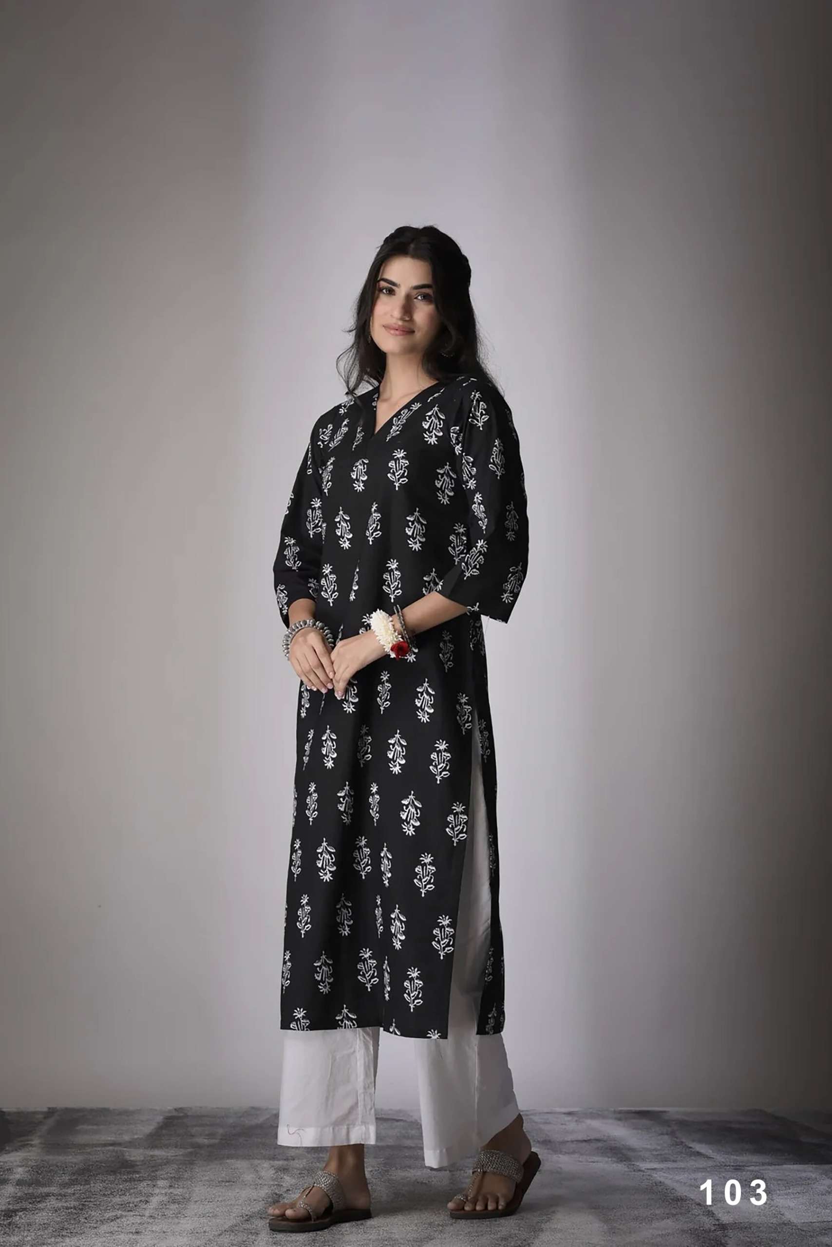 LAUNCHING CAMBRIC COTTON WITH HEAVY DIGITAL PRINT KURTI COLLECTION