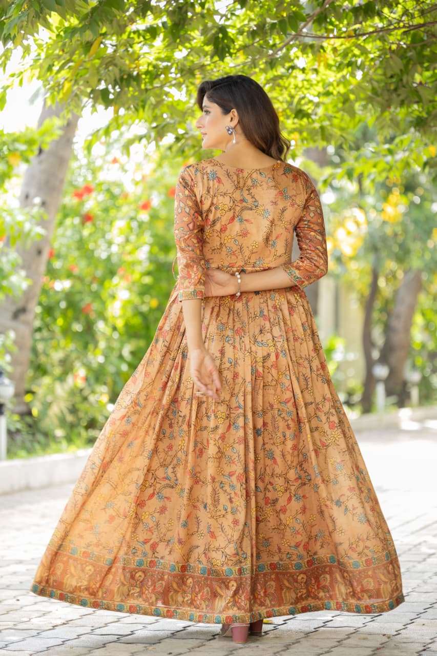 LAUNCHING MOST TREANDING SILK BLEND FEBRIC GOWN 