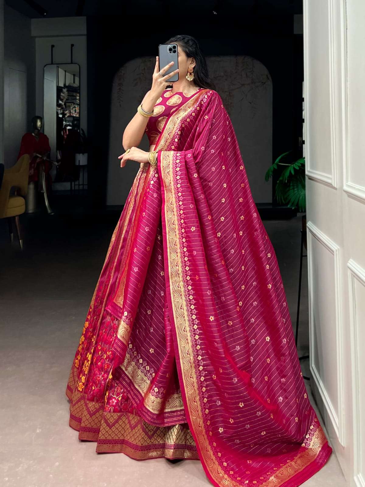 MOST AMAZING SILK BANARASI LEHENGA CHOLI 