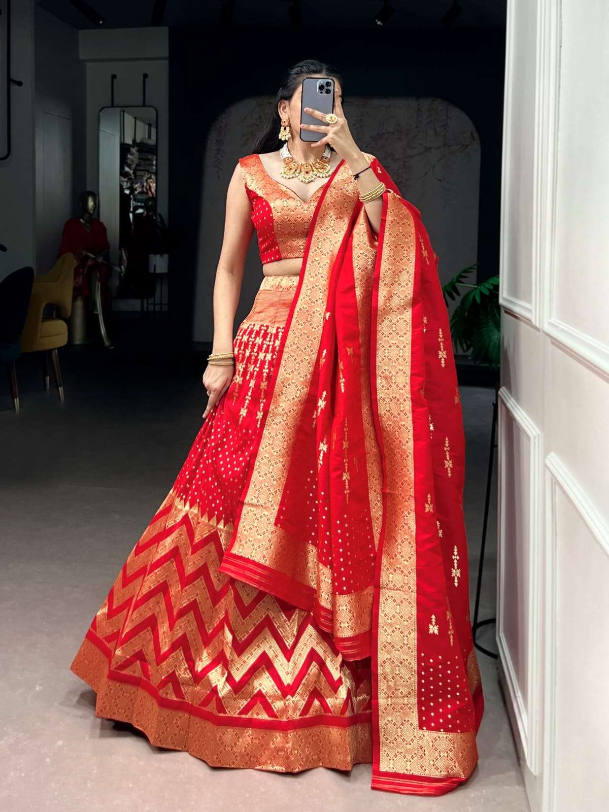 MOST AMAZING SILK BANARASI LEHENGA CHOLI 