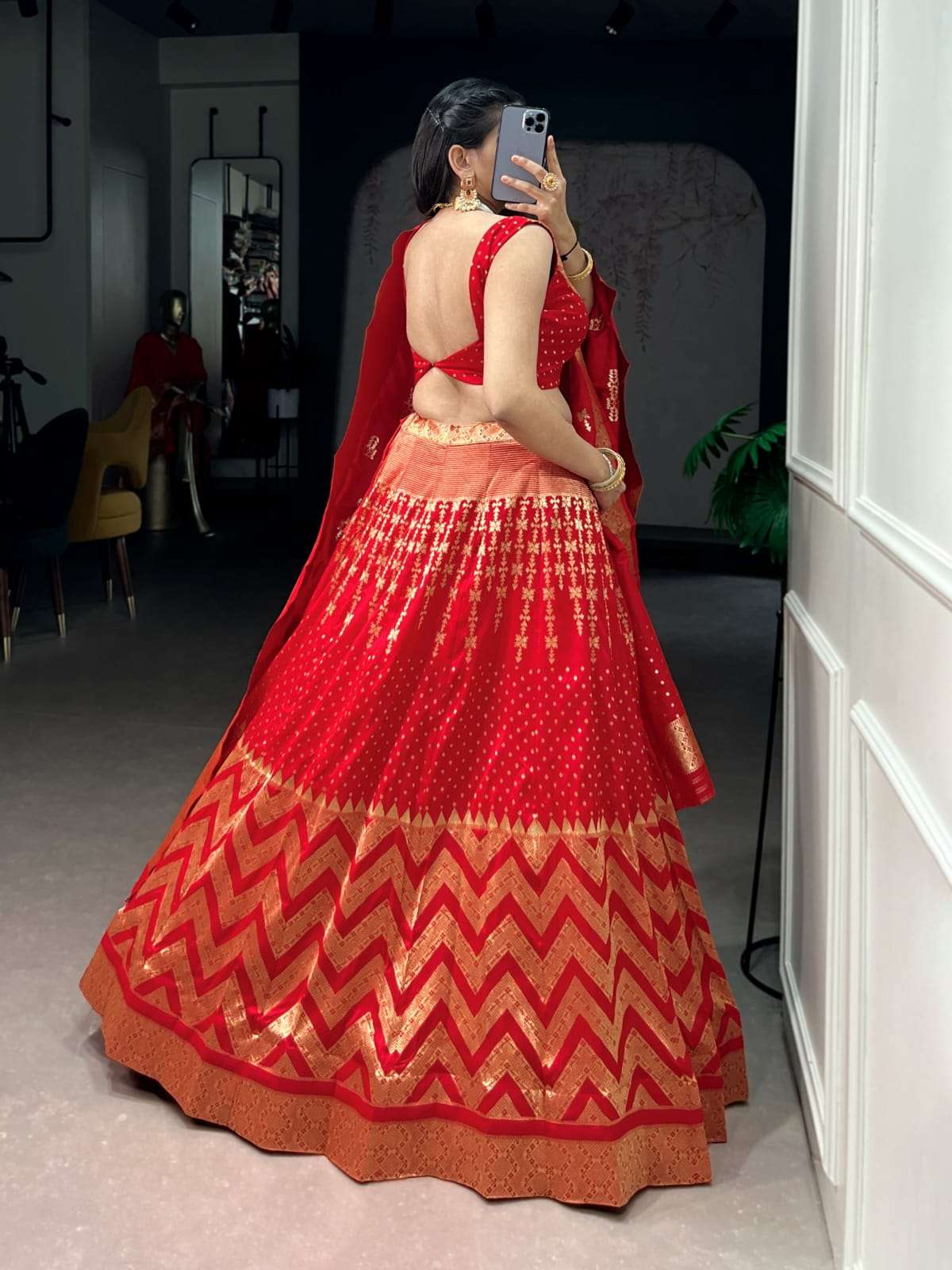 MOST AMAZING SILK BANARASI LEHENGA CHOLI 