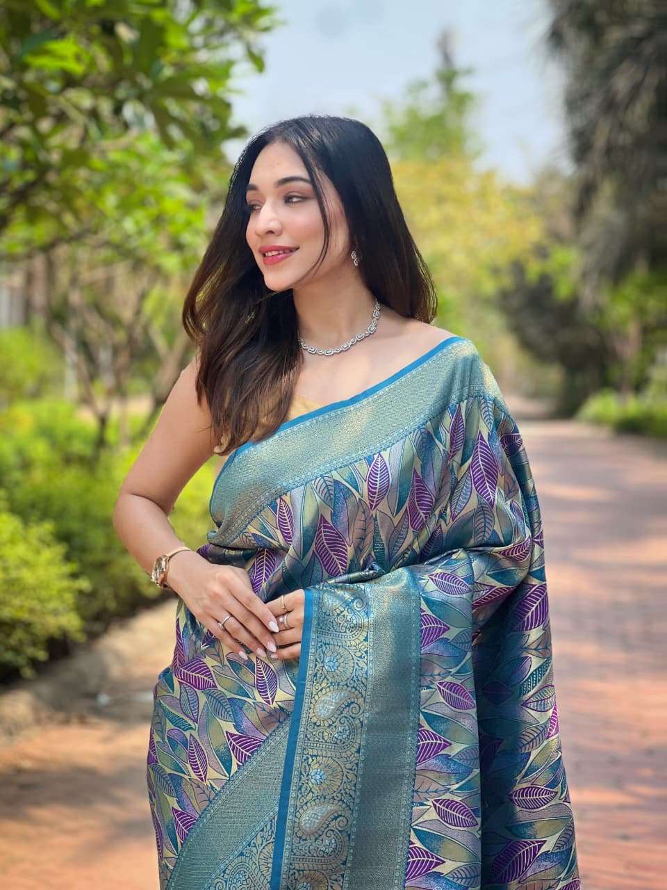 NEW LAUNCHING MOST TREANDING KANCHIPATTU SILK SAREE ANUSHKA CATALOG