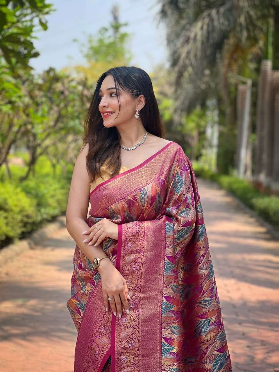 NEW LAUNCHING MOST TREANDING KANCHIPATTU SILK SAREE ANUSHKA CATALOG