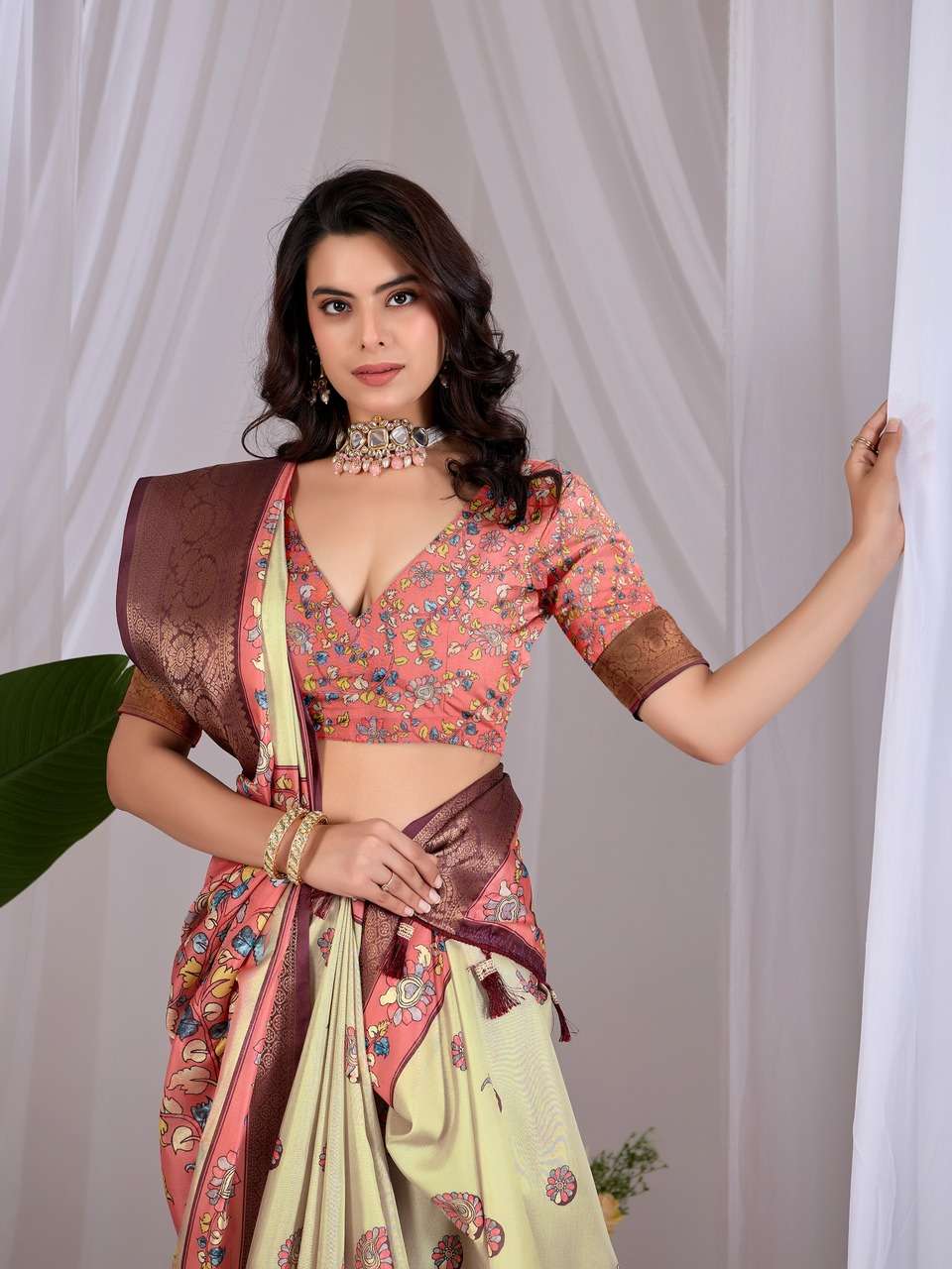 SOFT LICHI SILK SAREE WITH ELEGANTFLORAL PRINT