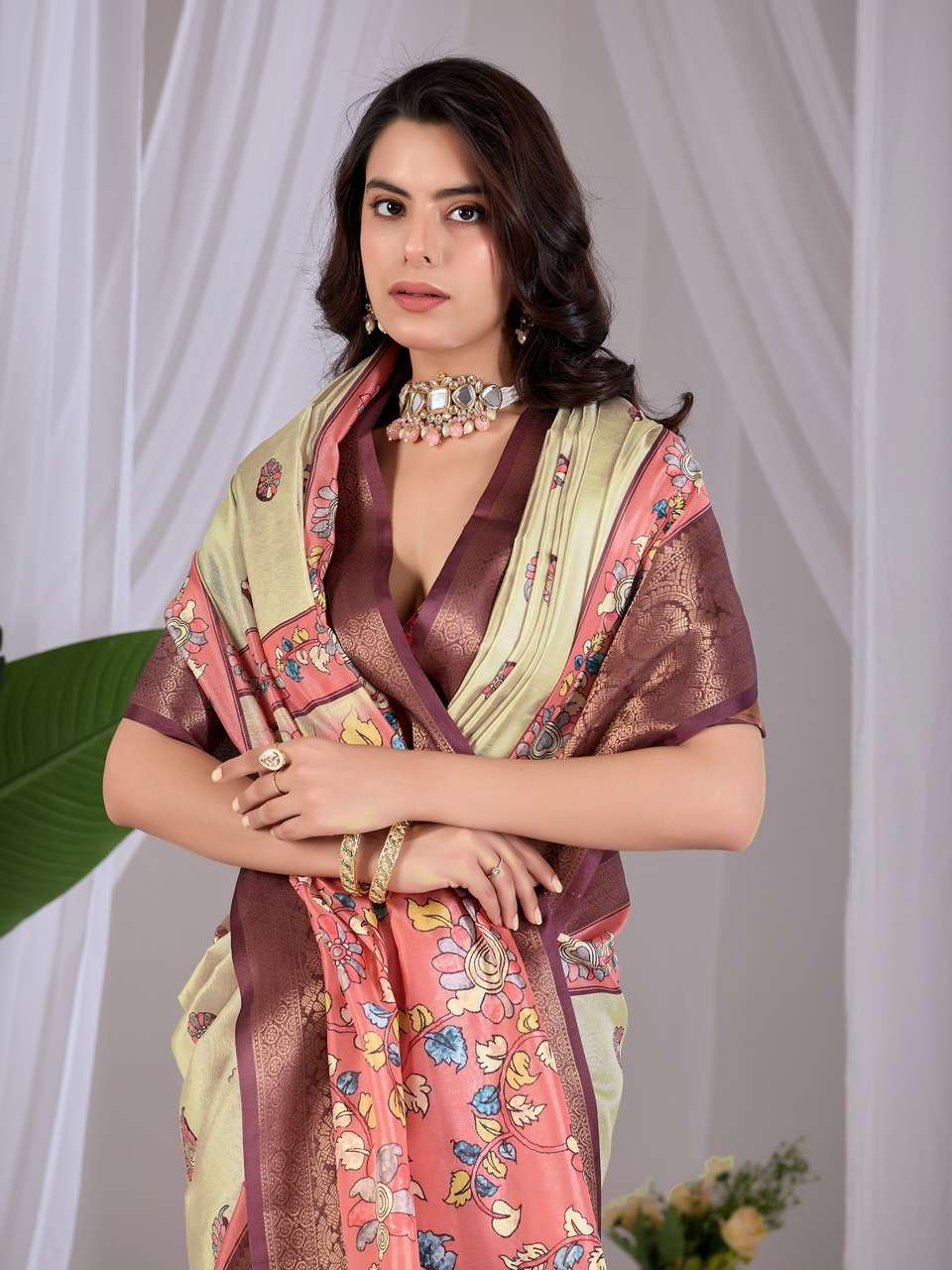 SOFT LICHI SILK SAREE WITH ELEGANTFLORAL PRINT