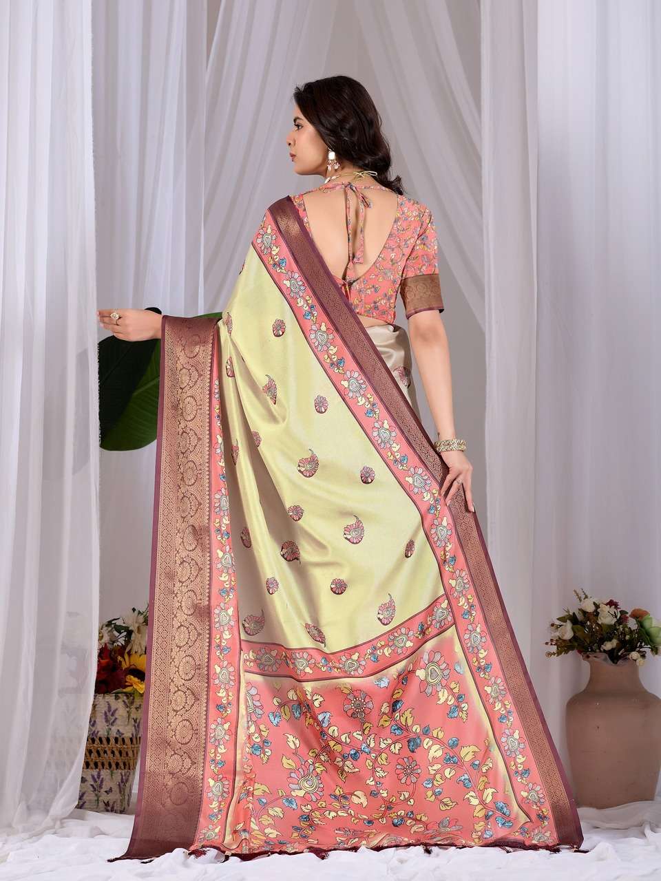 SOFT LICHI SILK SAREE WITH ELEGANTFLORAL PRINT