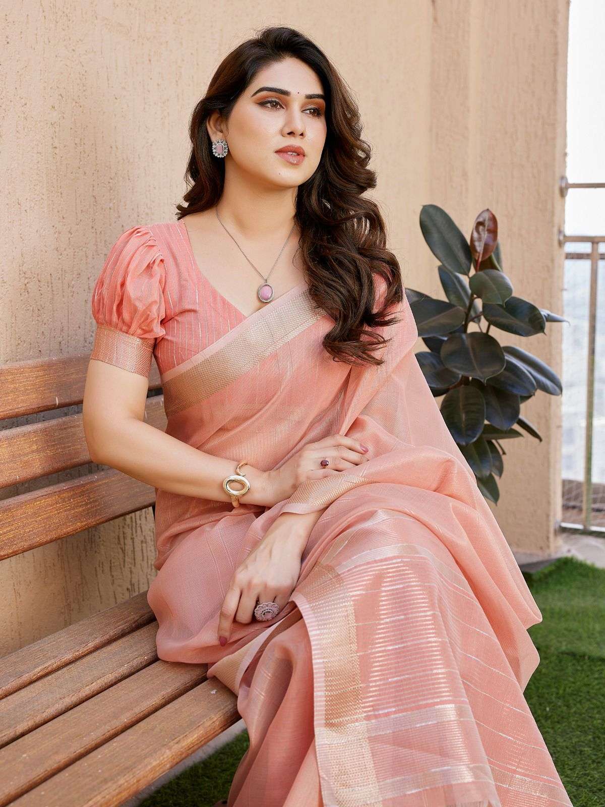 SOFT TISSUE LINEN SILK SAREE WITH ZARI LINING TO ALL OVER THE BODY AND RICH ZARI WEAVE PALLU 