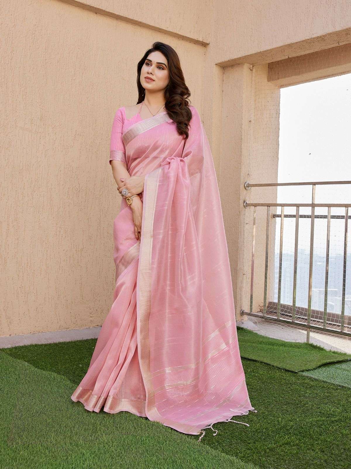 SOFT TISSUE LINEN SILK SAREE WITH ZARI LINING TO ALL OVER THE BODY AND RICH ZARI WEAVE PALLU 