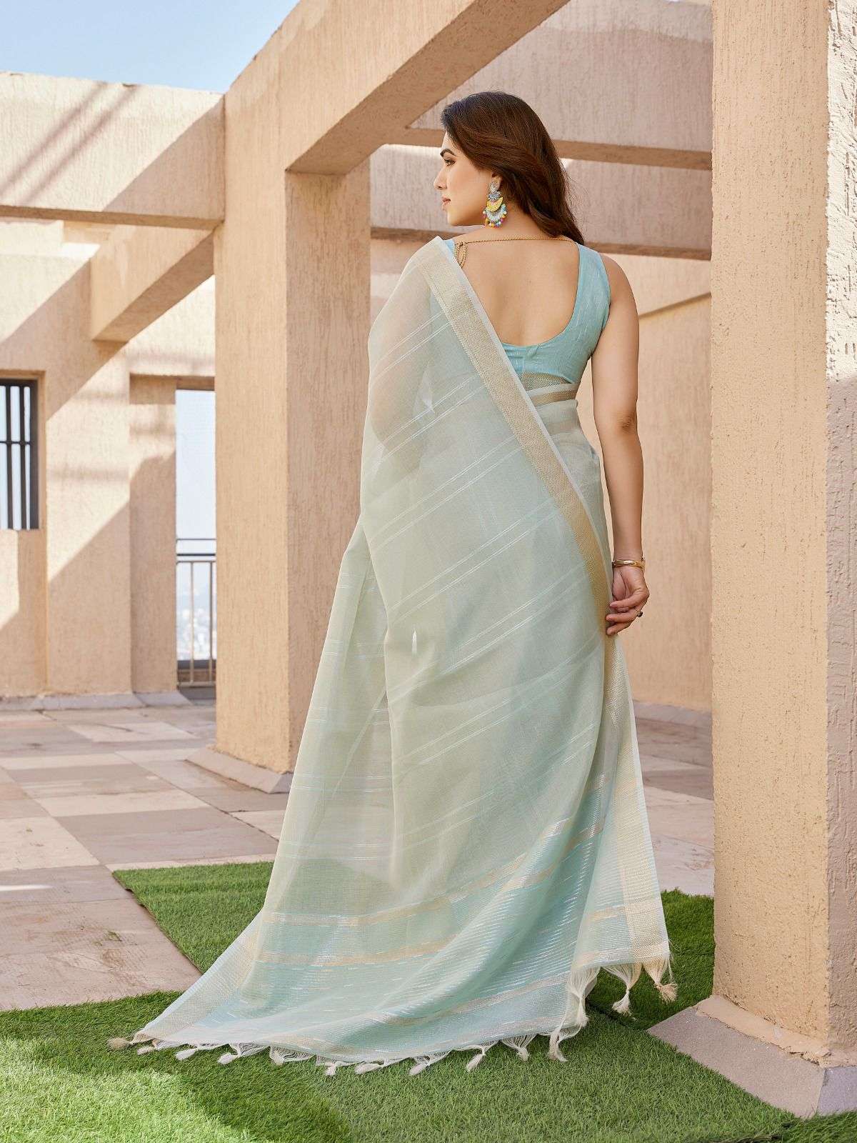 SOFT TISSUE LINEN SILK SAREE WITH ZARI LINING TO ALL OVER THE BODY AND RICH ZARI WEAVE PALLU 