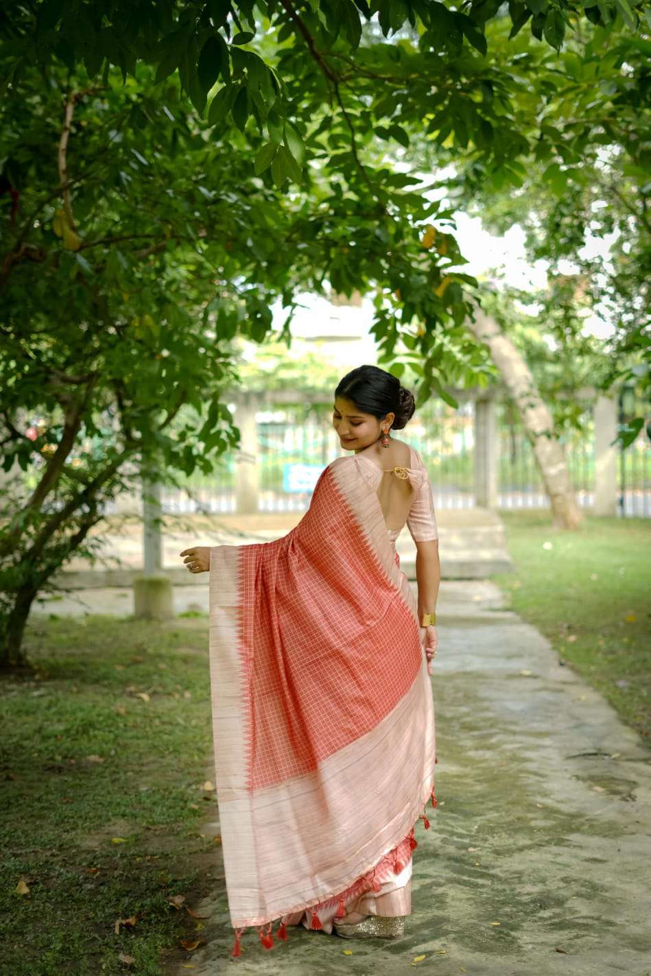 SOFT TUSSAR SILK SAREE WITH ALL OVER CHEKS PRINTED PATTERN AND KANTH WEAVING CONTRAST BORDER WITH KANTHA LINNING PALLU