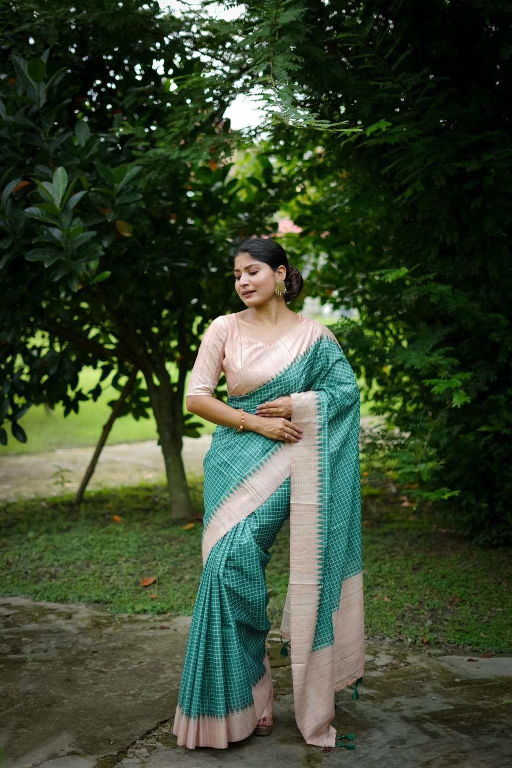 SOFT TUSSAR SILK SAREE WITH ALL OVER CHEKS PRINTED PATTERN AND KANTH WEAVING CONTRAST BORDER WITH KANTHA LINNING PALLU