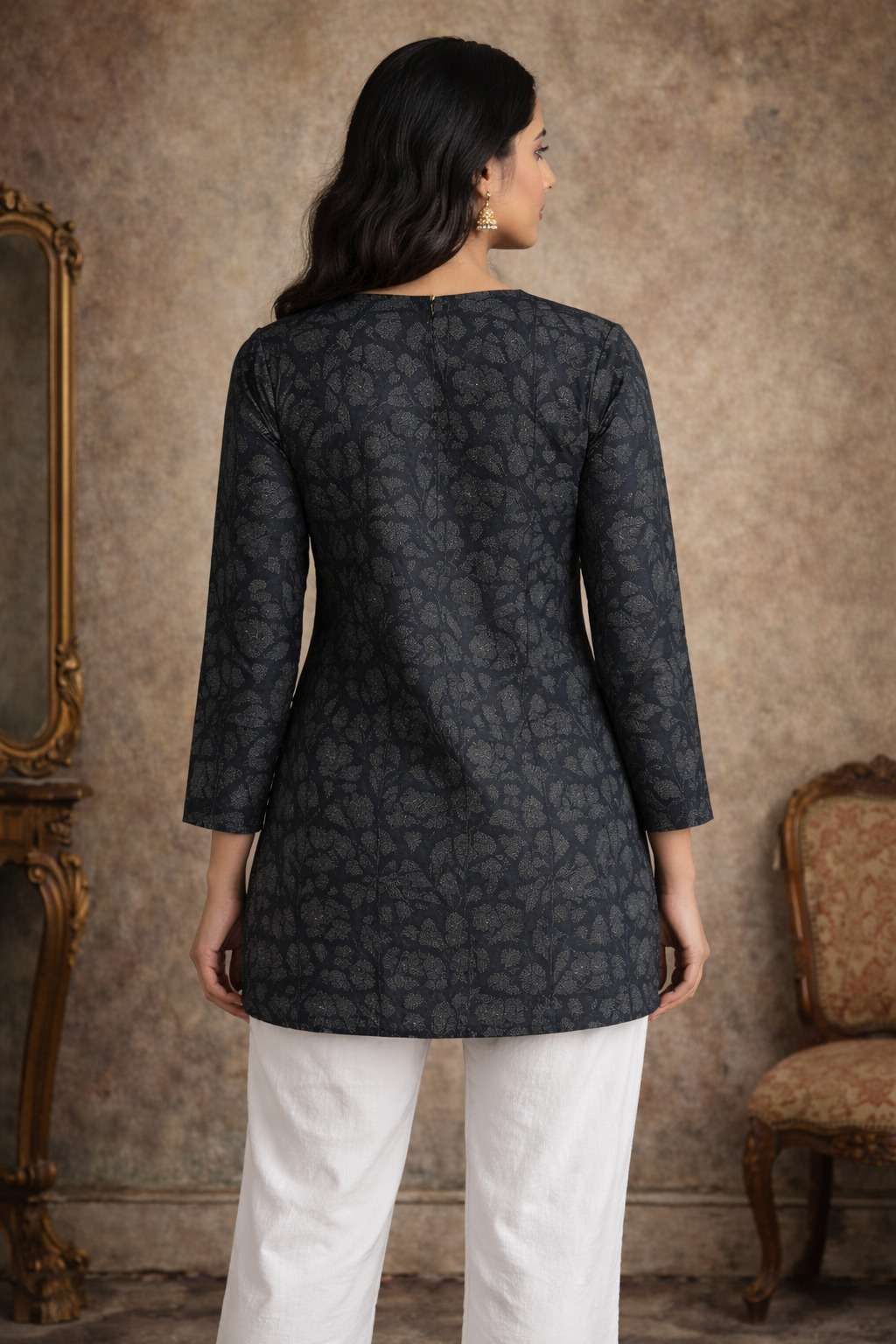 TREANDING HEAVY MUSLIN WITH DIGITAL PRINTS WORK SHORT KURTI
