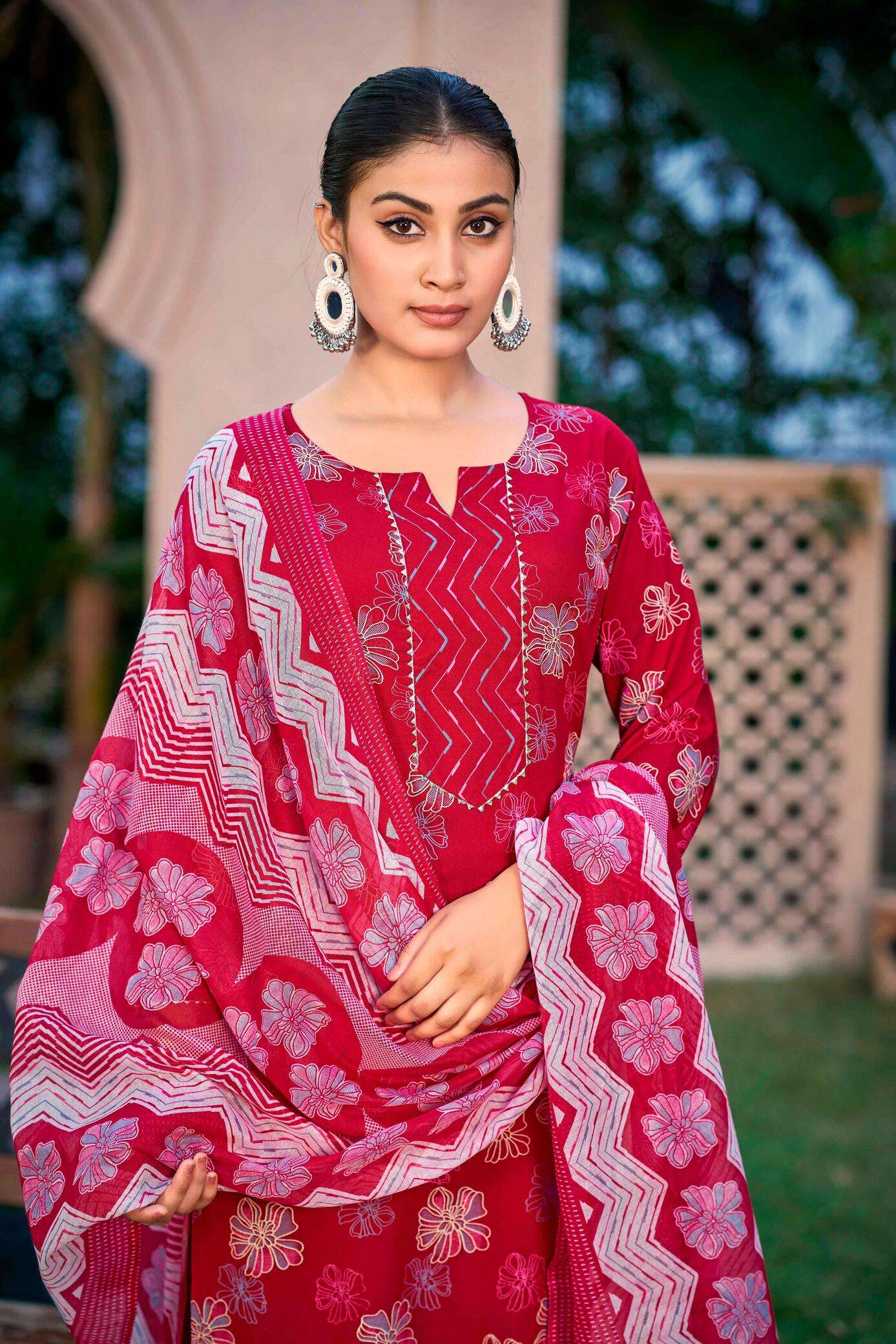 TREANDING HEAVY VISCOSE RAYON WITH PRINT DAILY WEAR KURTI SET COLLECTION 